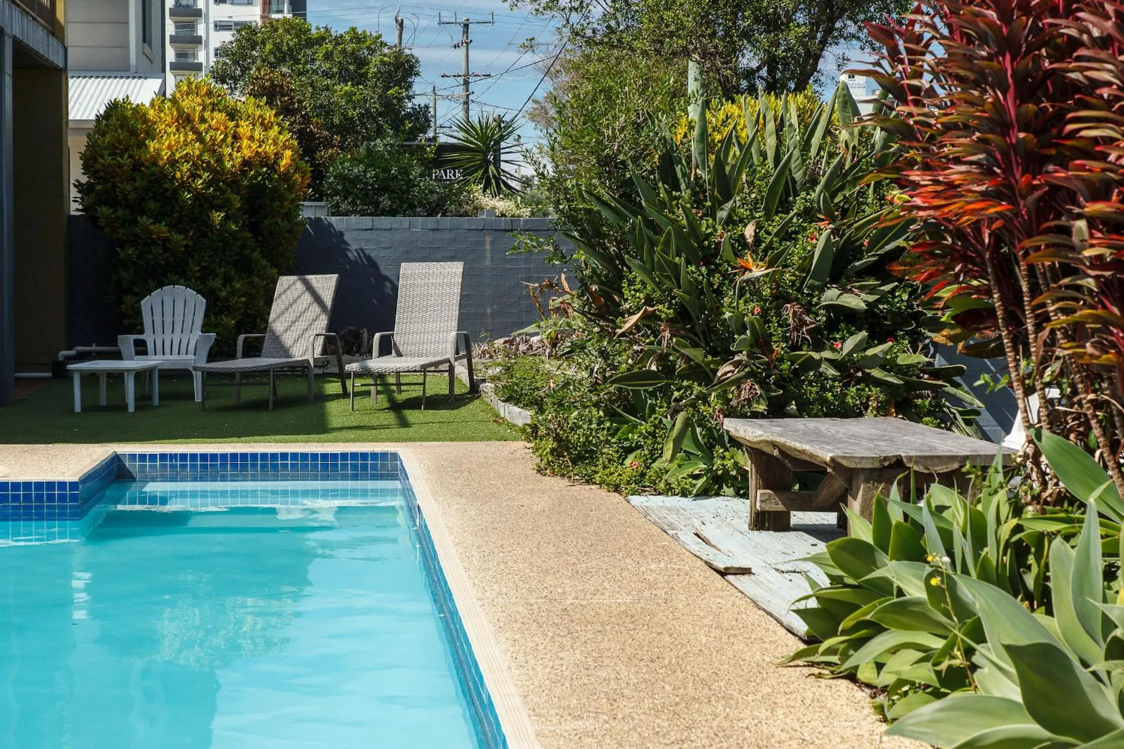 Day in Coastal Bay Motel