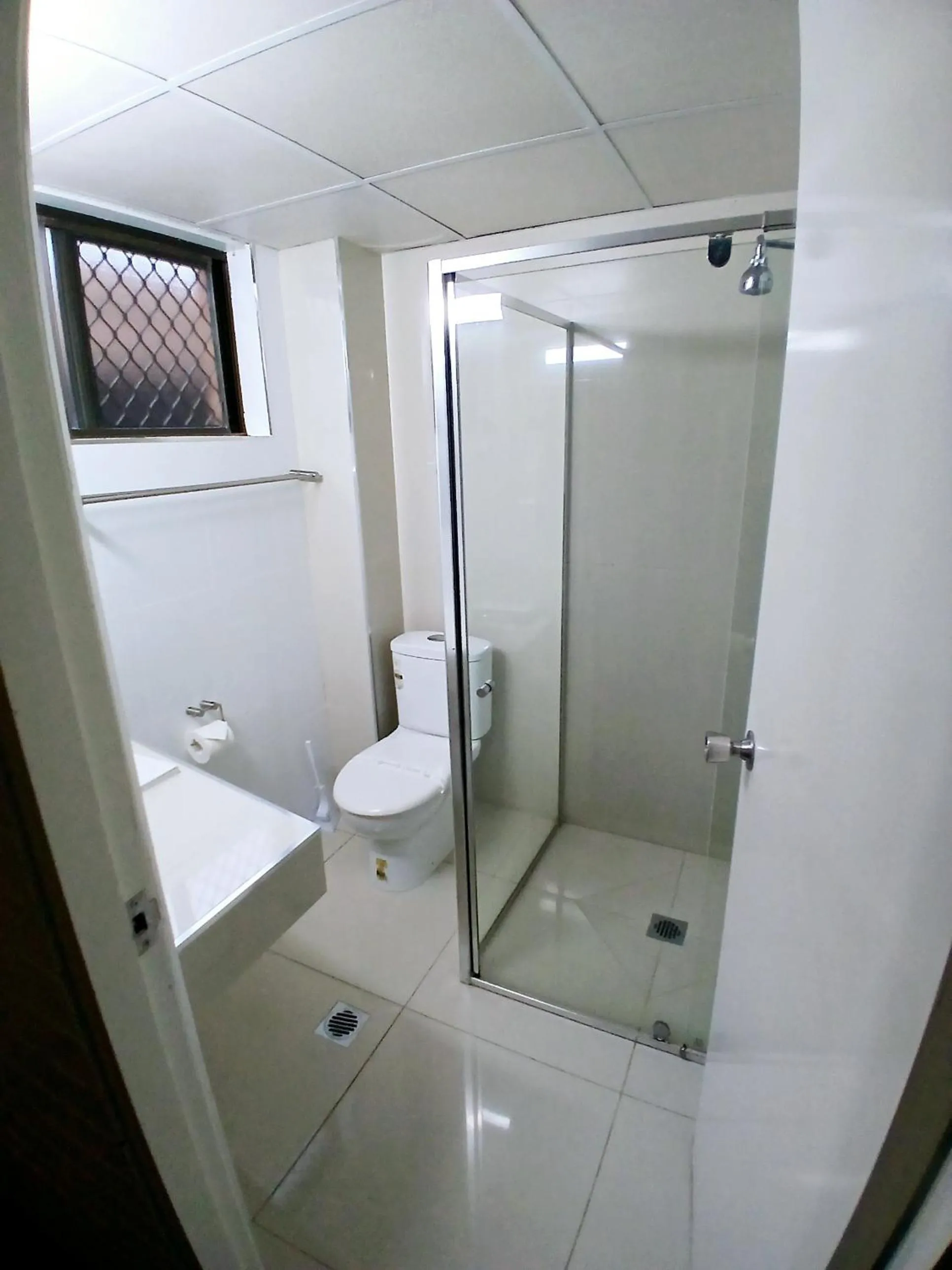 Shower in Coastal Bay Motel