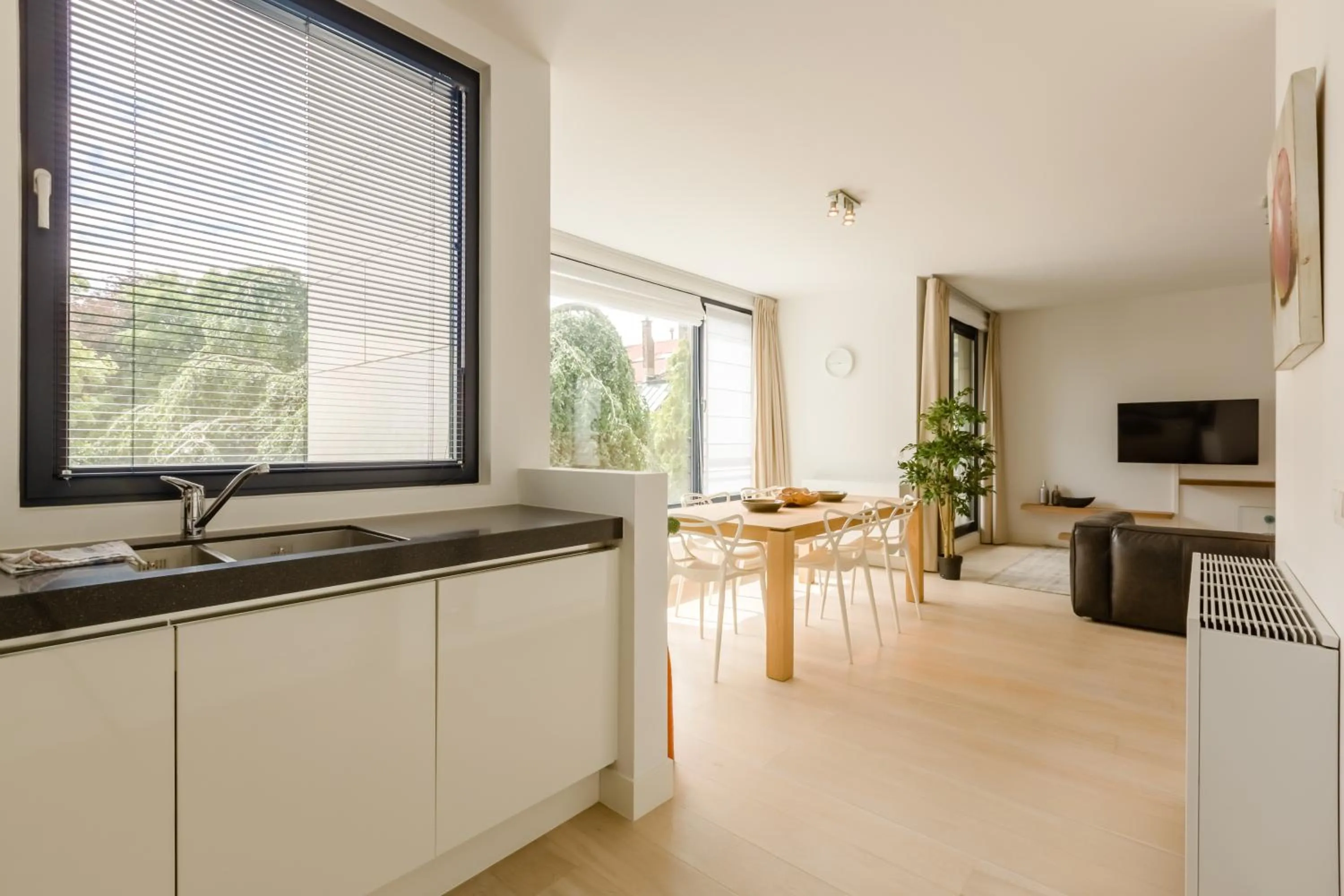 Dining area in The Livorno
