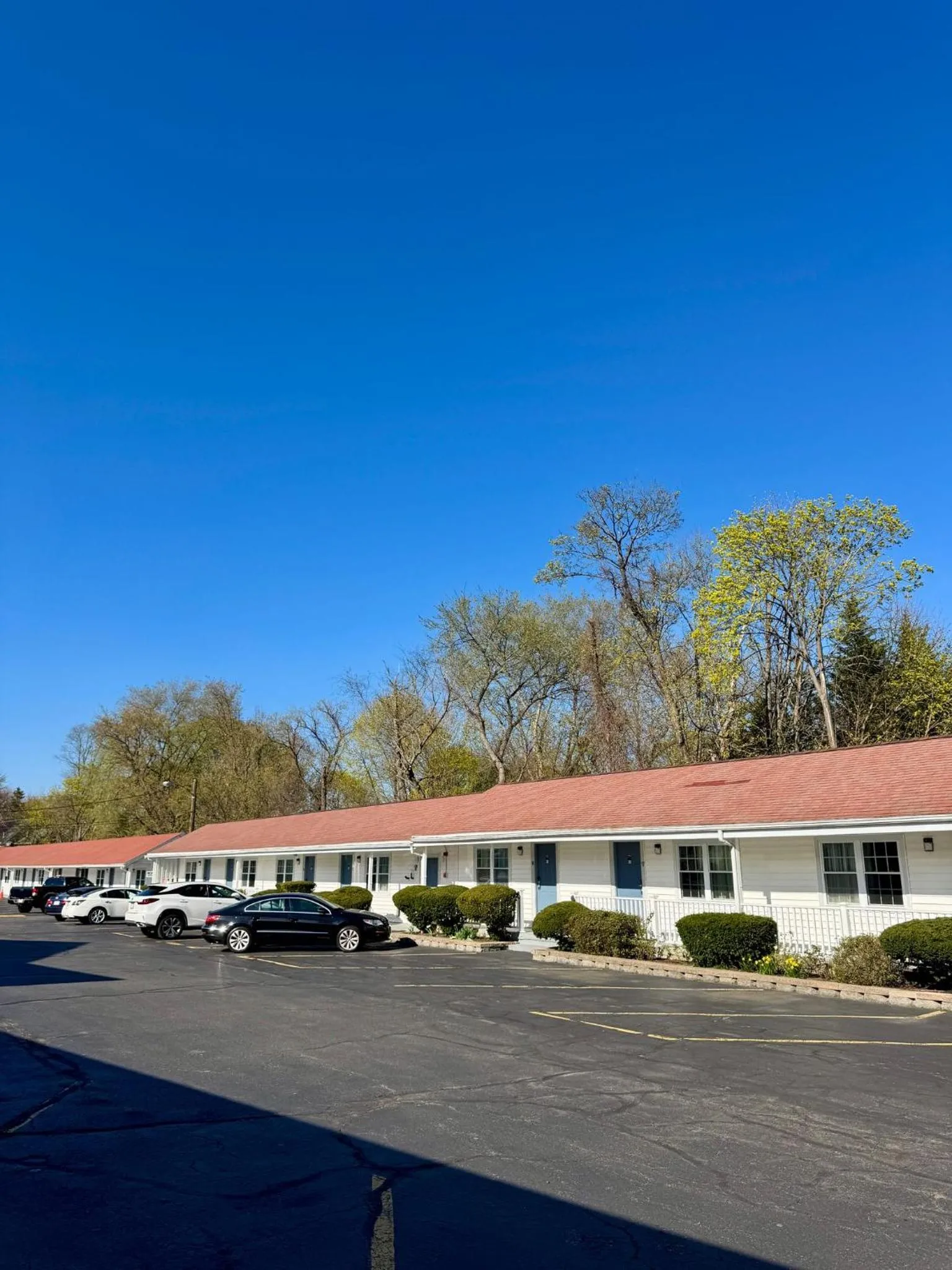 Property building in Chisholm's Motor Inn