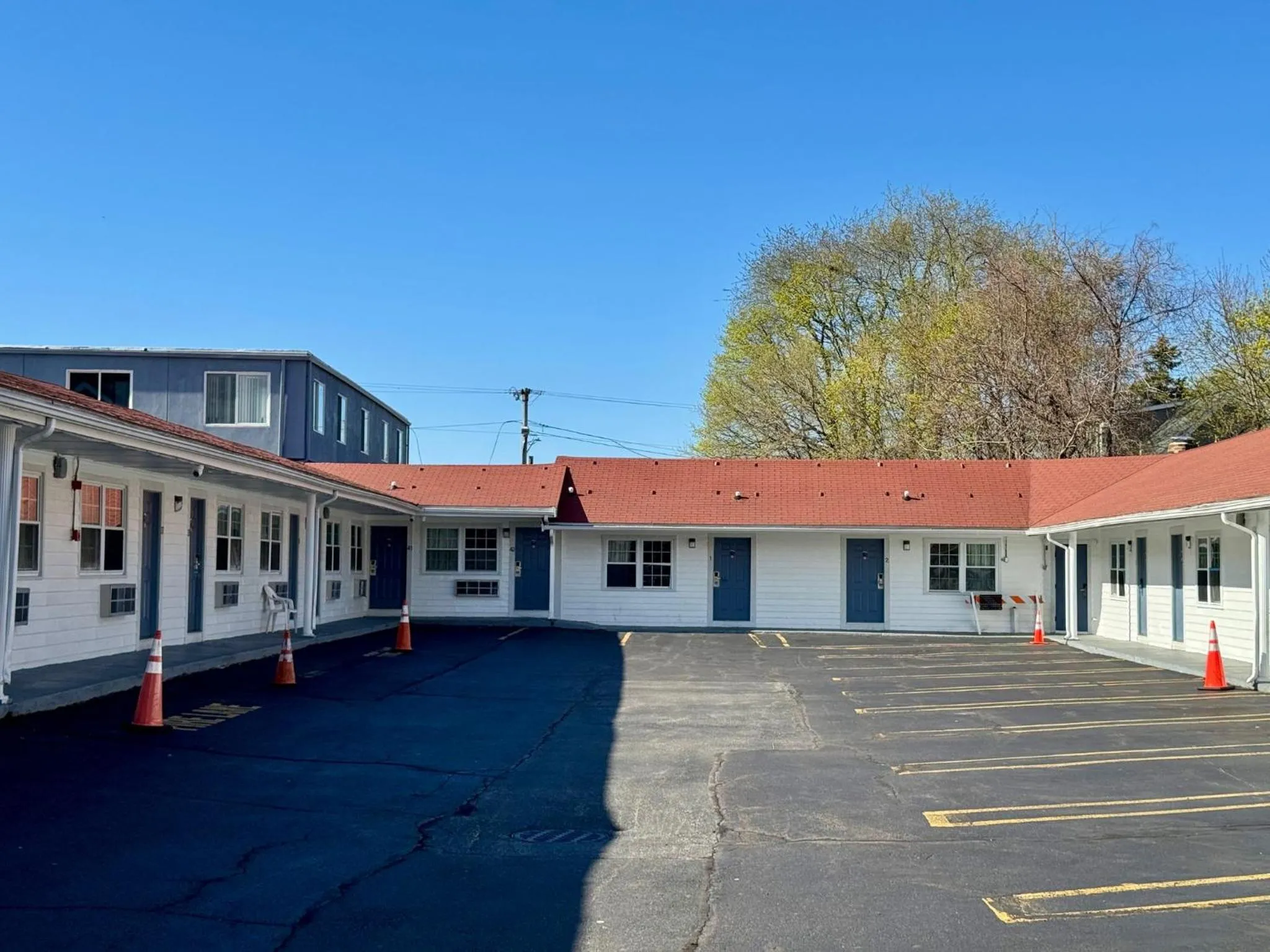 Property building in Chisholm's Motor Inn