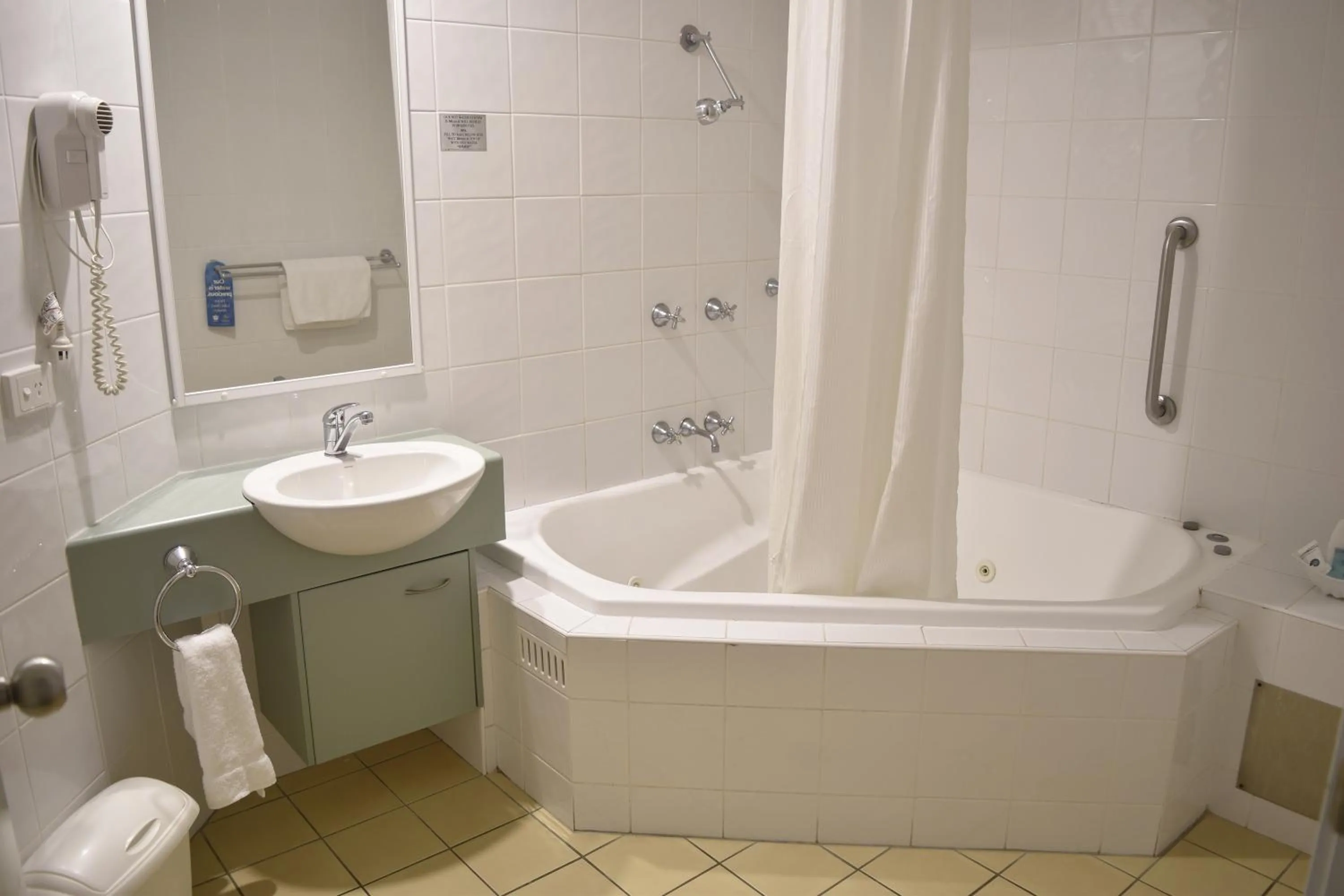 Bathroom in Beachside Holiday Apartments