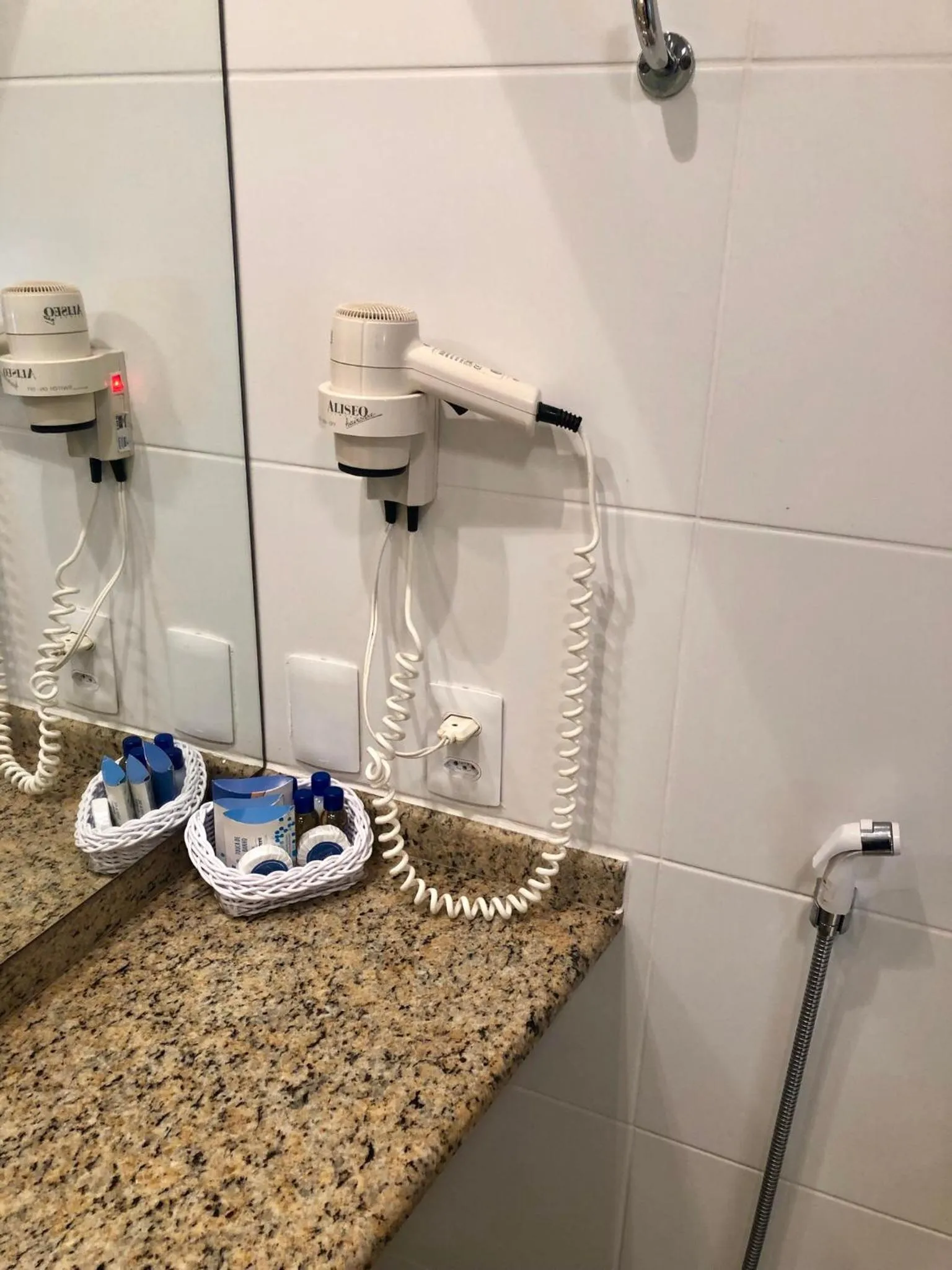 Coffee/tea facilities in Flat Partic Hotel Jurere Beach Village