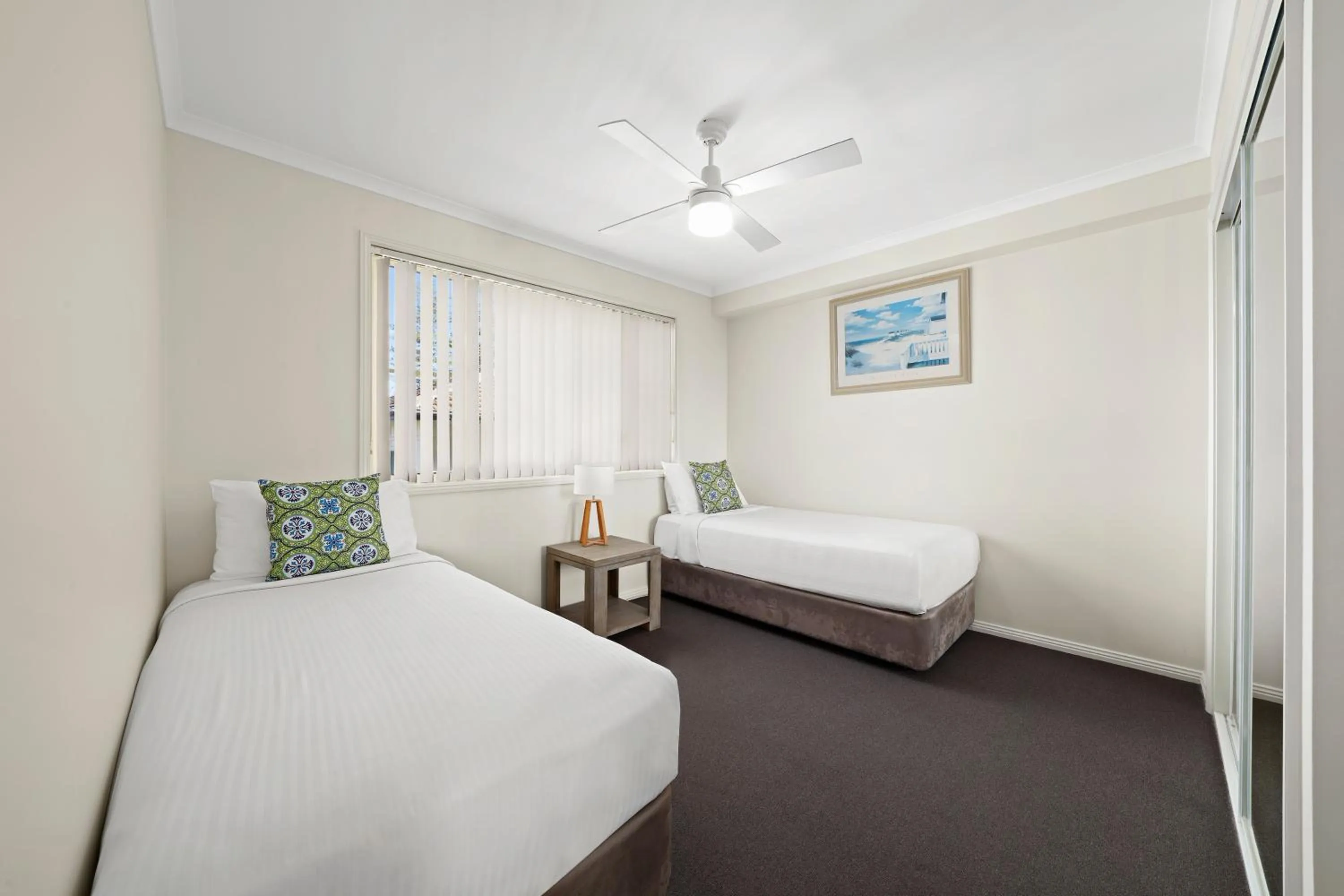 Bedroom, Bed in Town Beach Beachcomber Resort