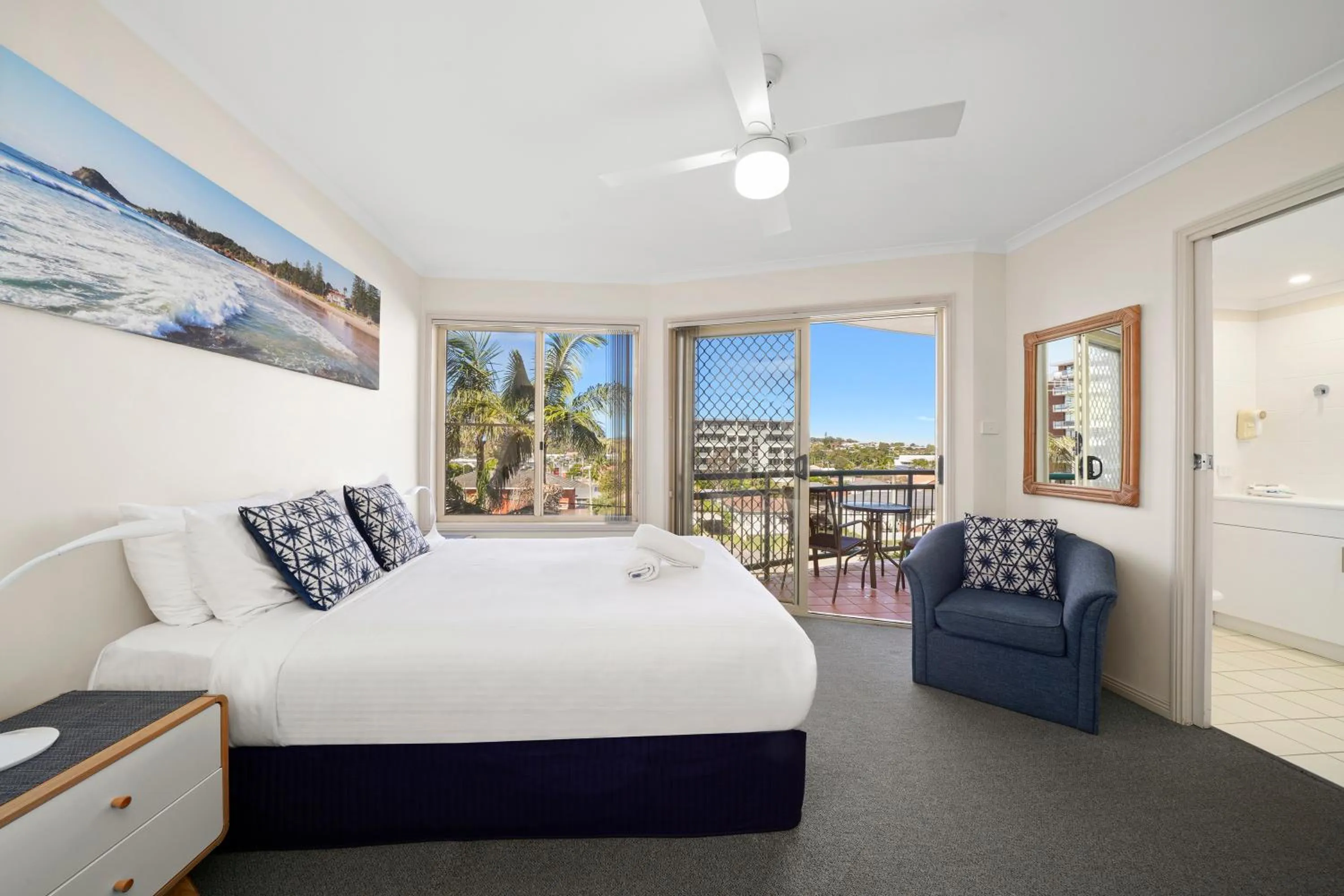 Bed in Town Beach Beachcomber Resort