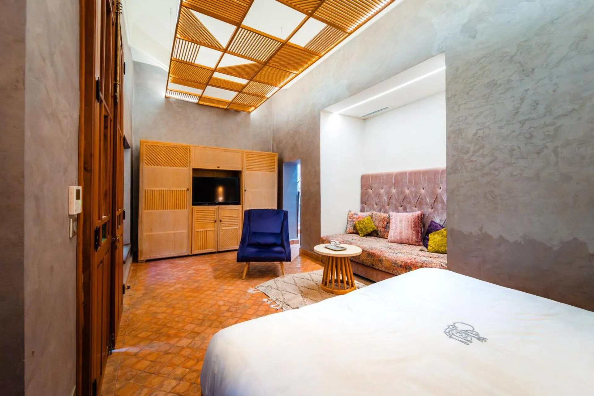 Communal lounge/ TV room, Bed in Ysalis Riad Restaurant & Spa