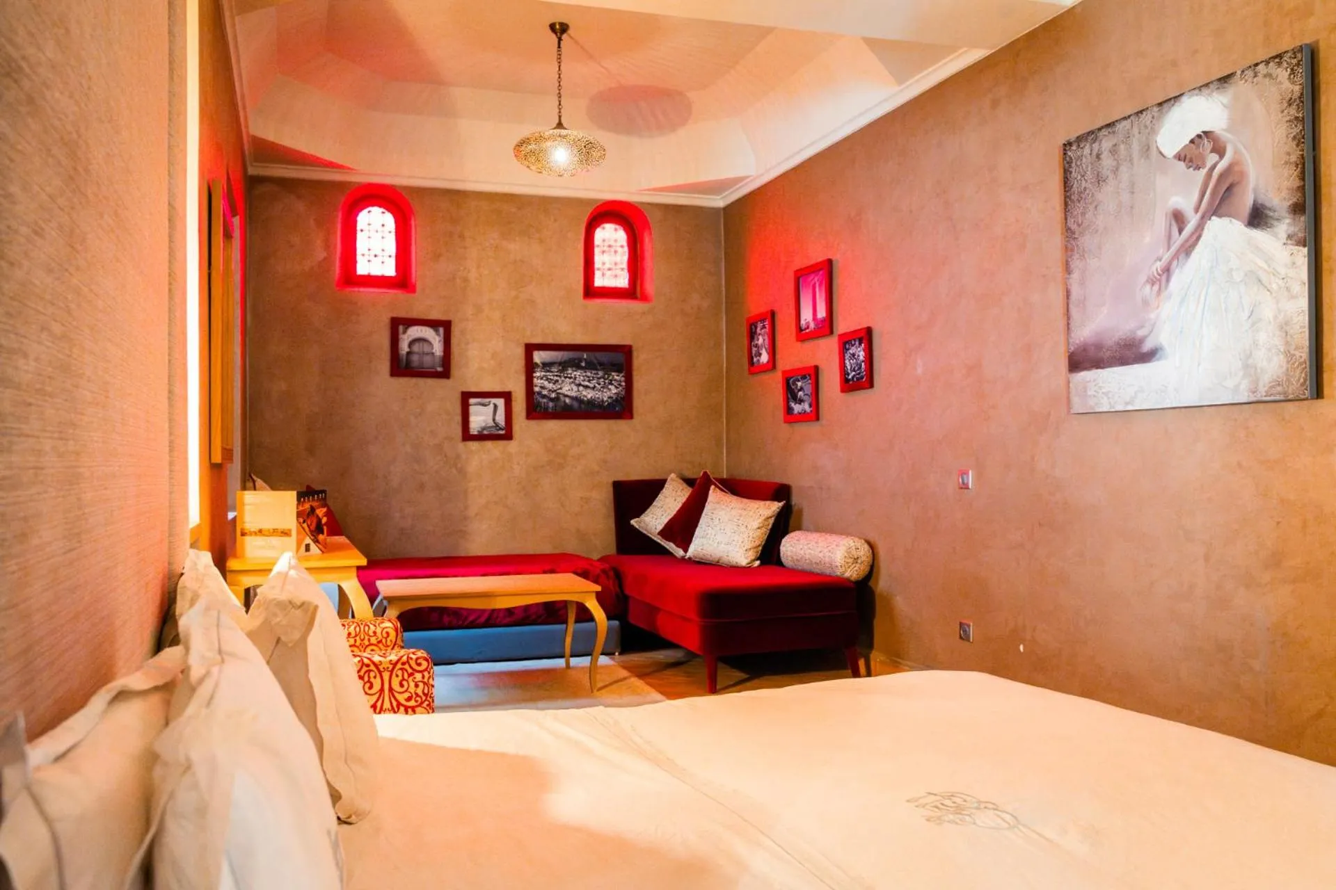Bed in Ysalis Riad Restaurant & Spa