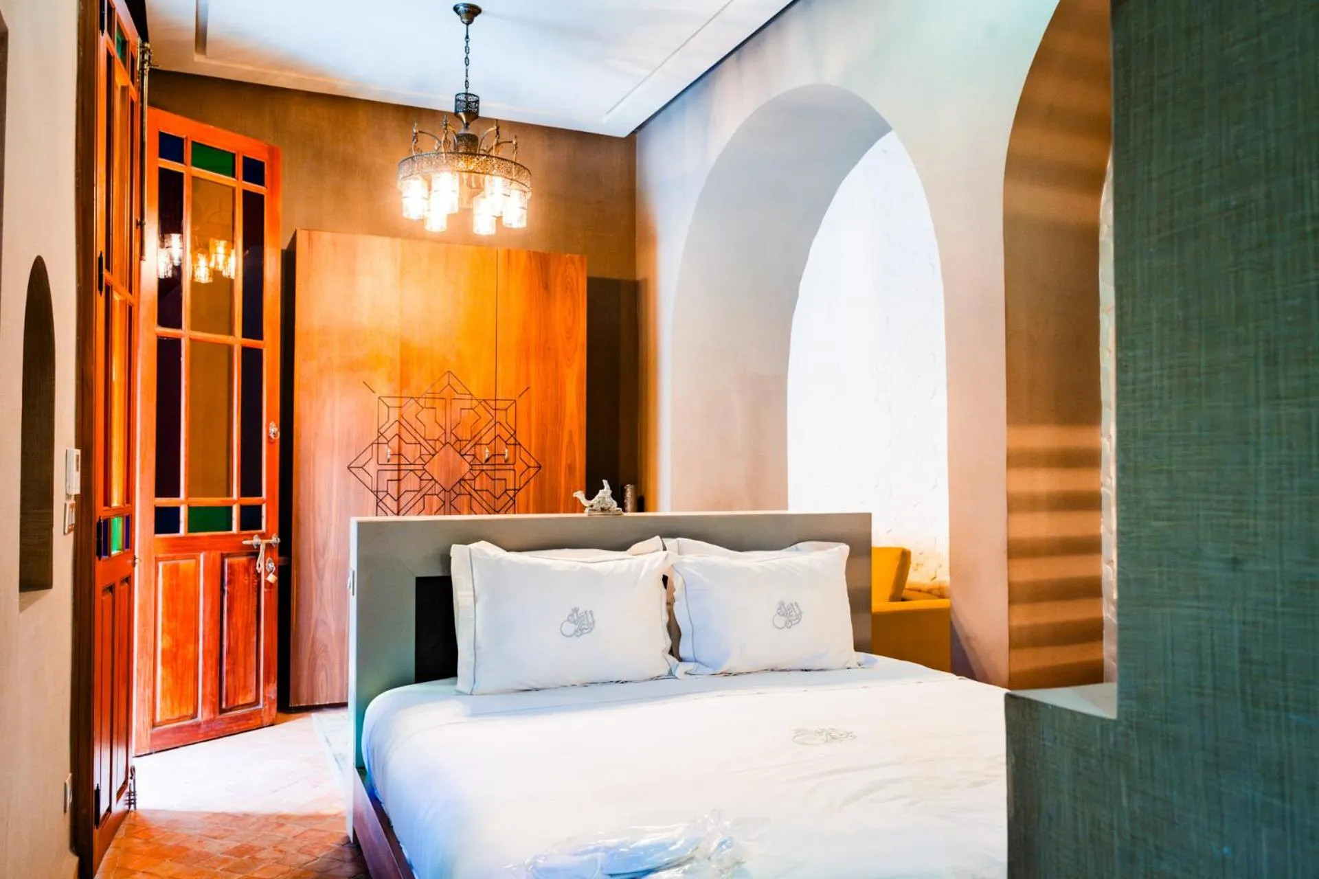 Bed in Ysalis Riad Restaurant & Spa