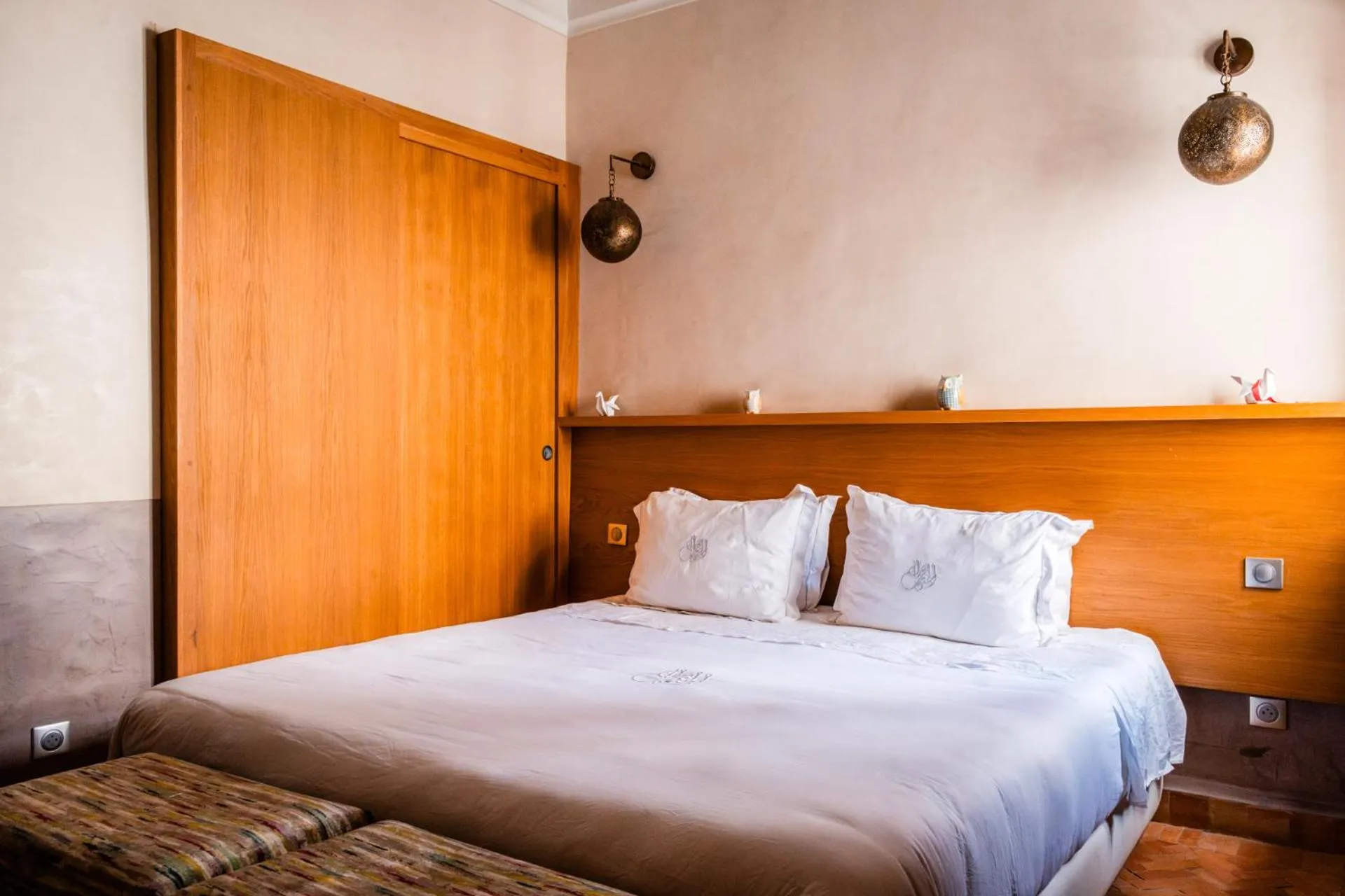 Bed in Ysalis Riad Restaurant & Spa