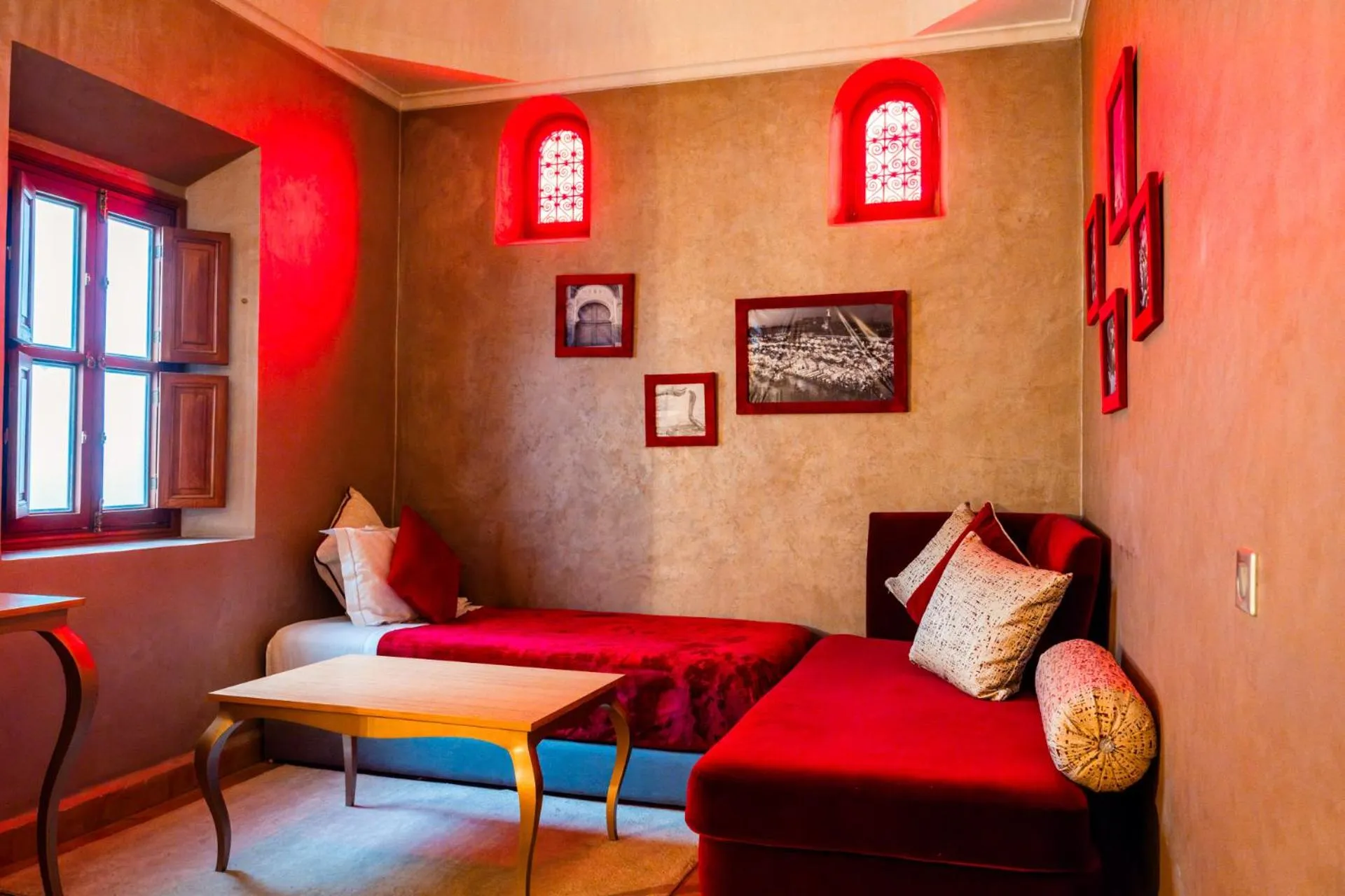 Bed in Ysalis Riad Restaurant & Spa