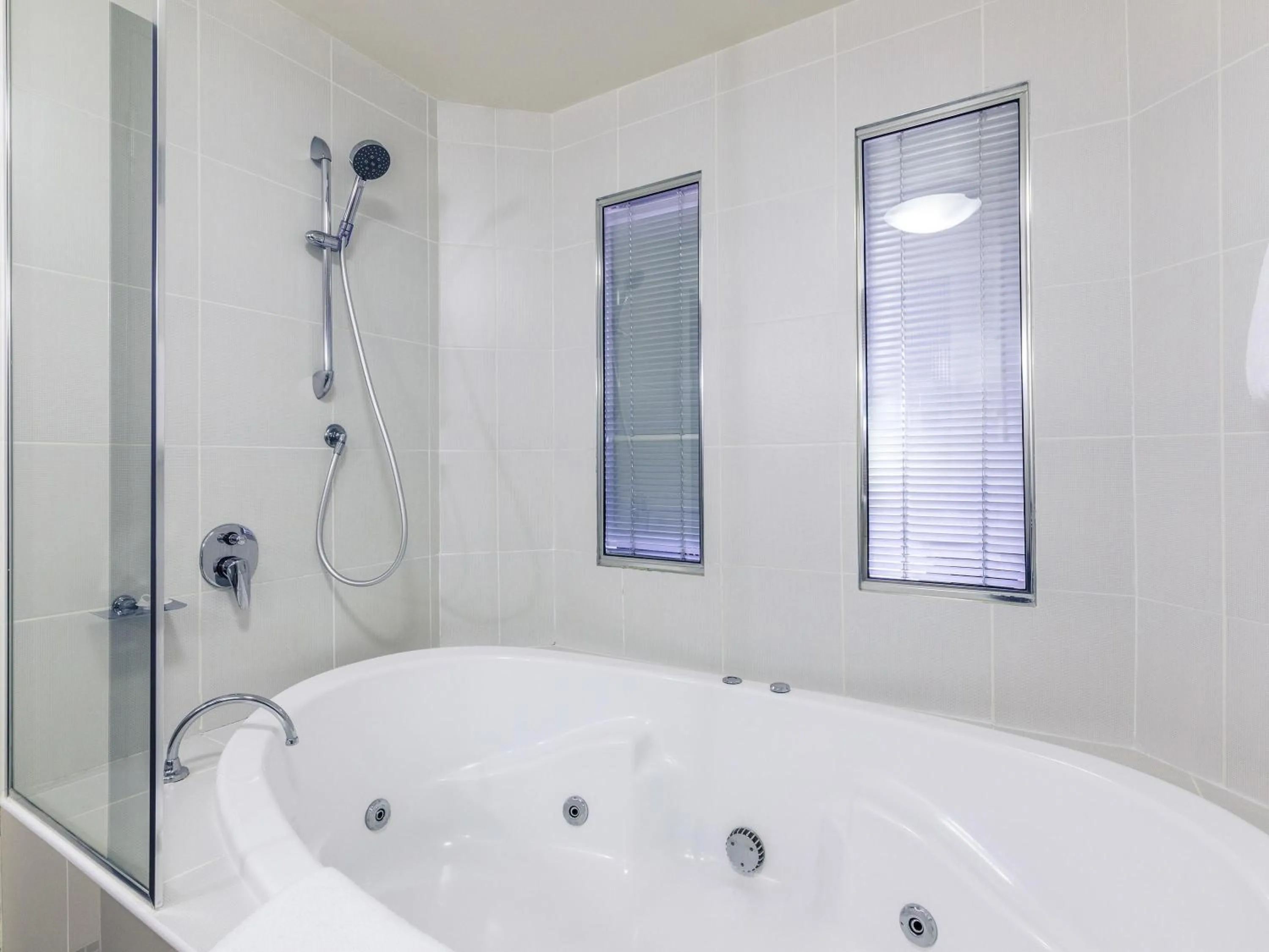 Bedroom in Mercure Albury