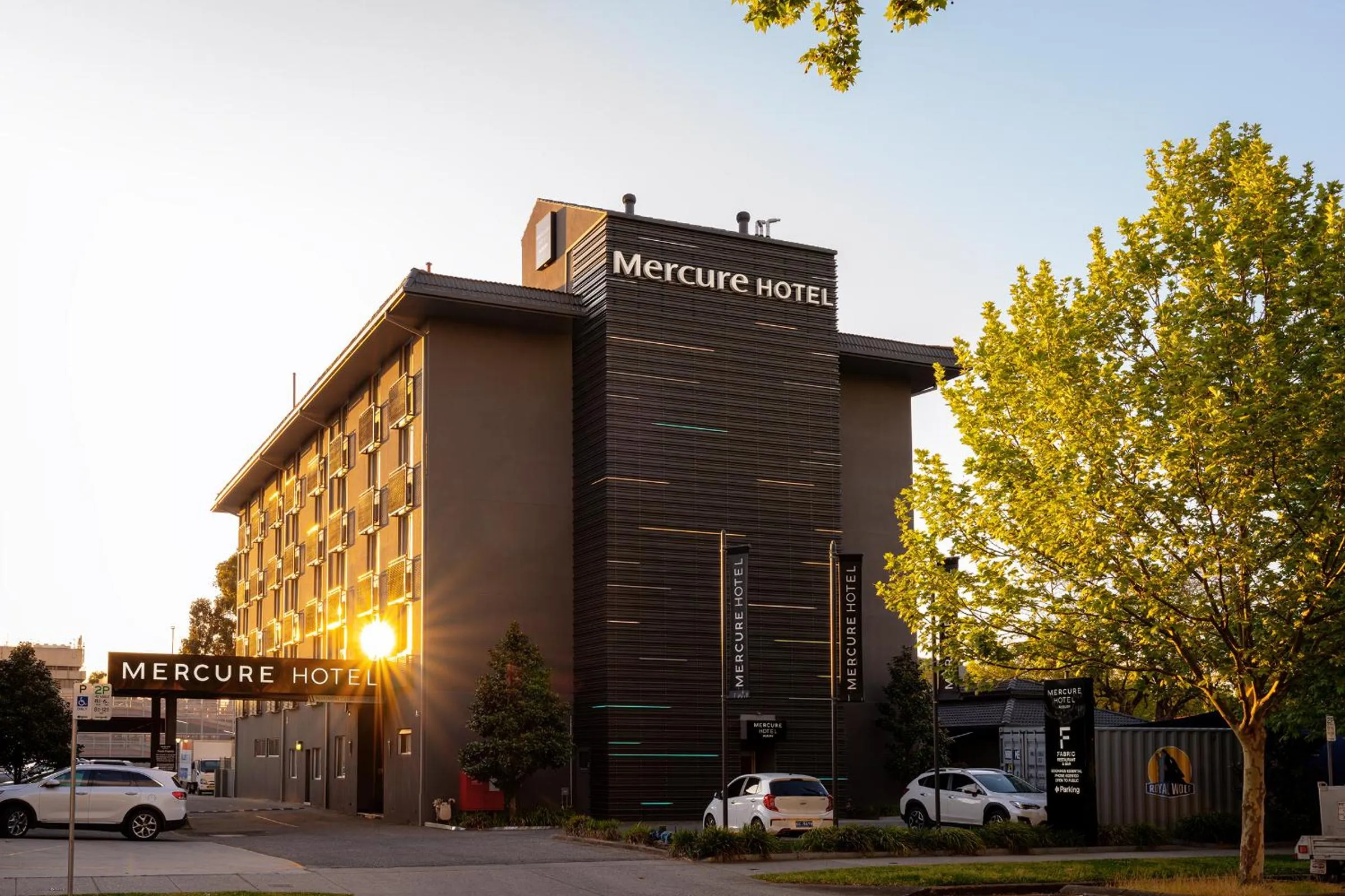 Property building in Mercure Albury