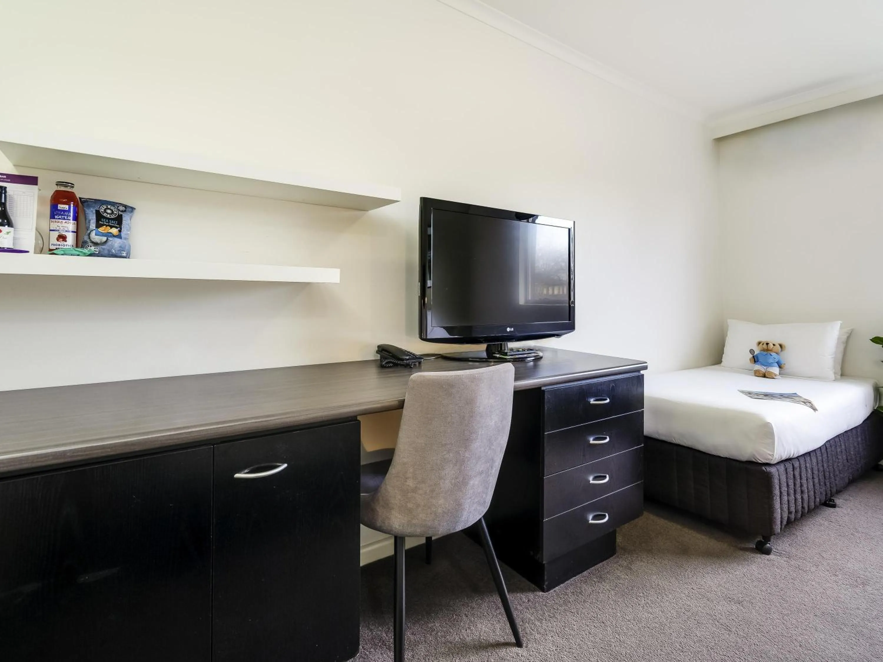 Bedroom, Bed in Mercure Albury