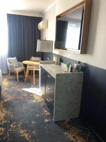 Dining area in Mercure Albury