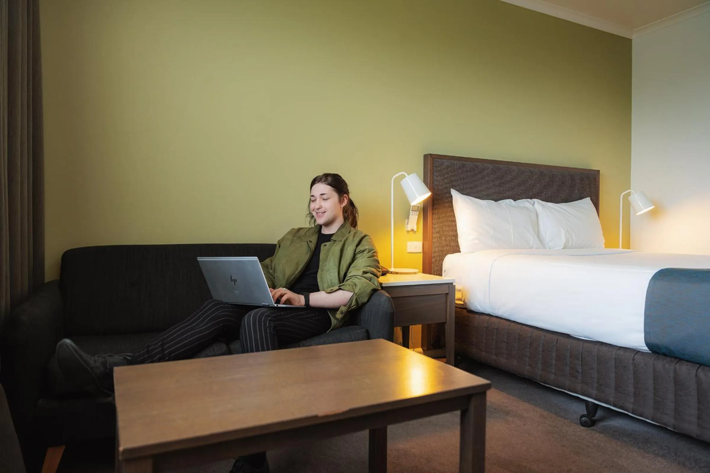 Bed in Mercure Albury