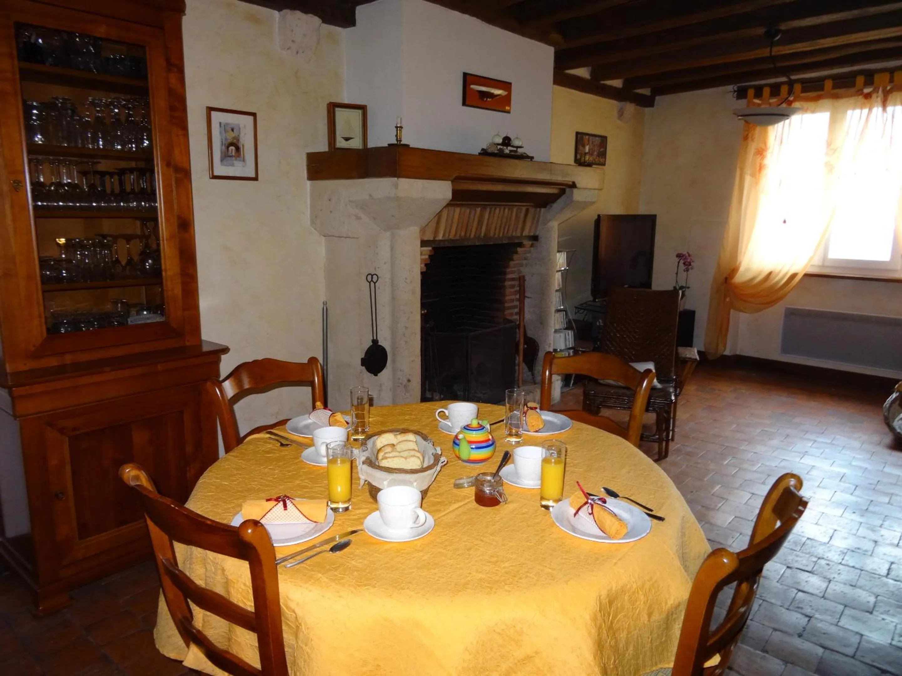 Dining area in Le Clos Elisa