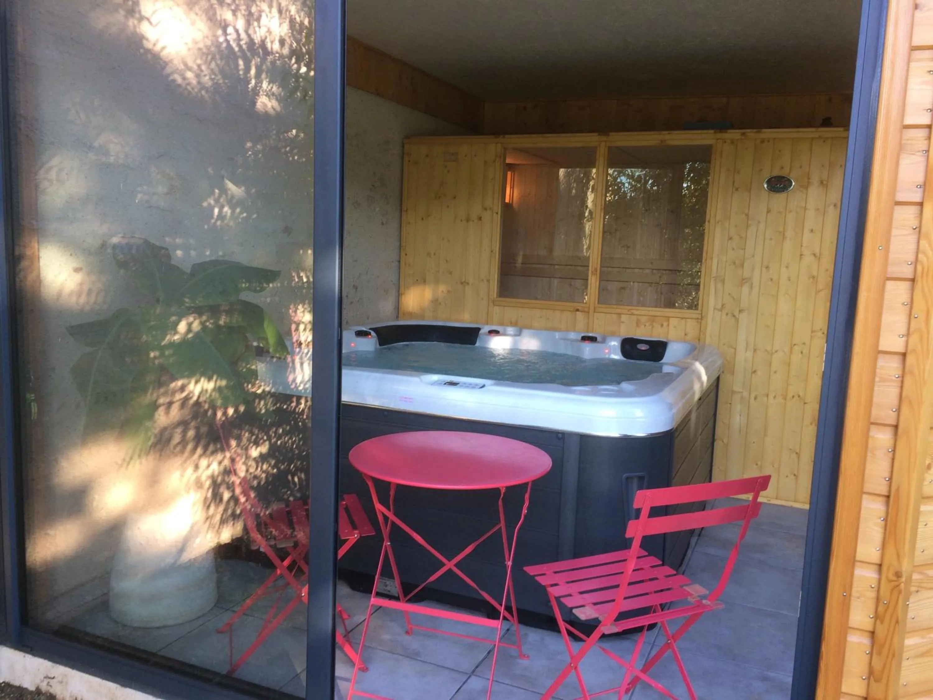 Hot Tub in Le Clos Elisa