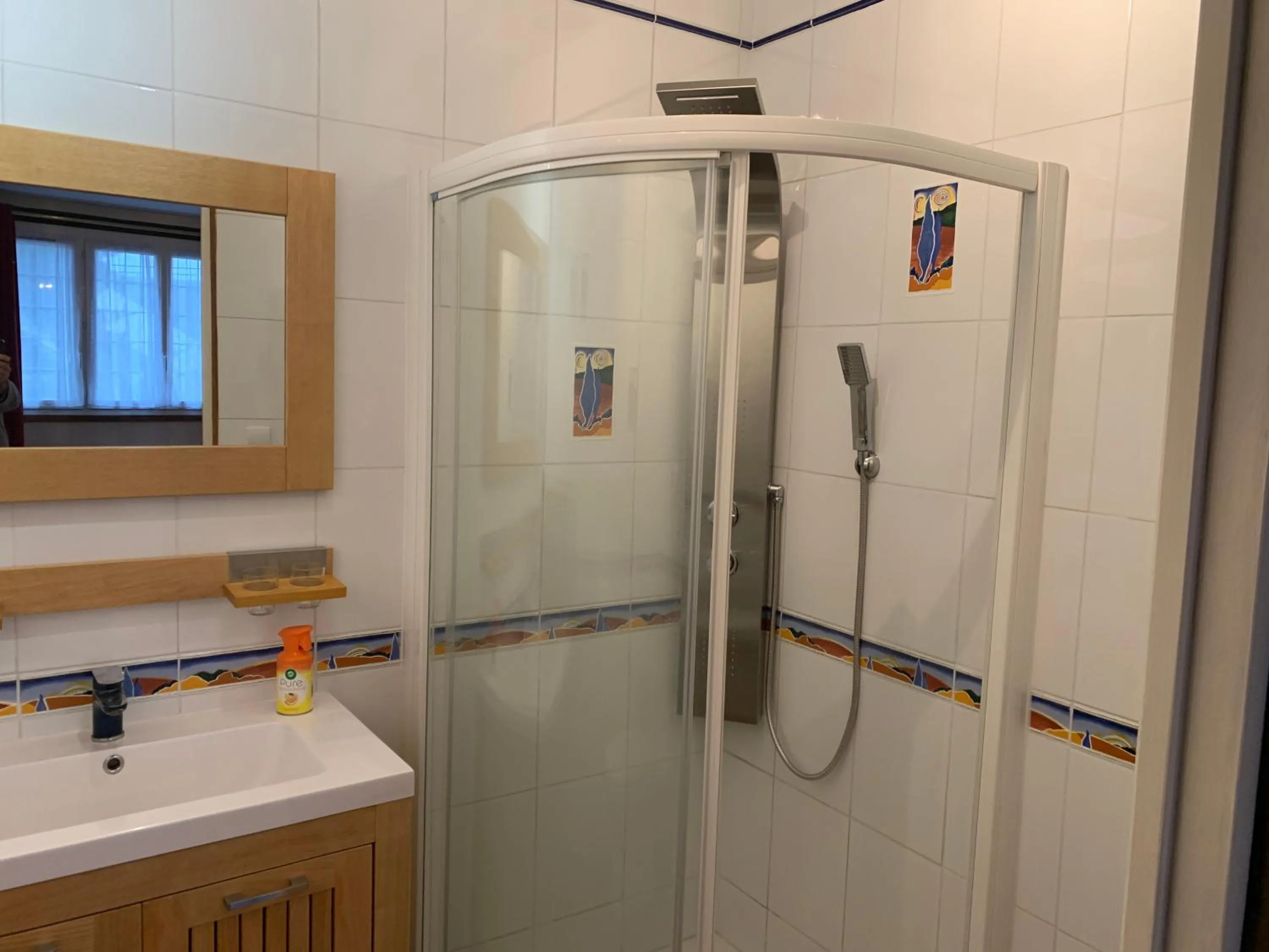 Shower in Le Clos Elisa