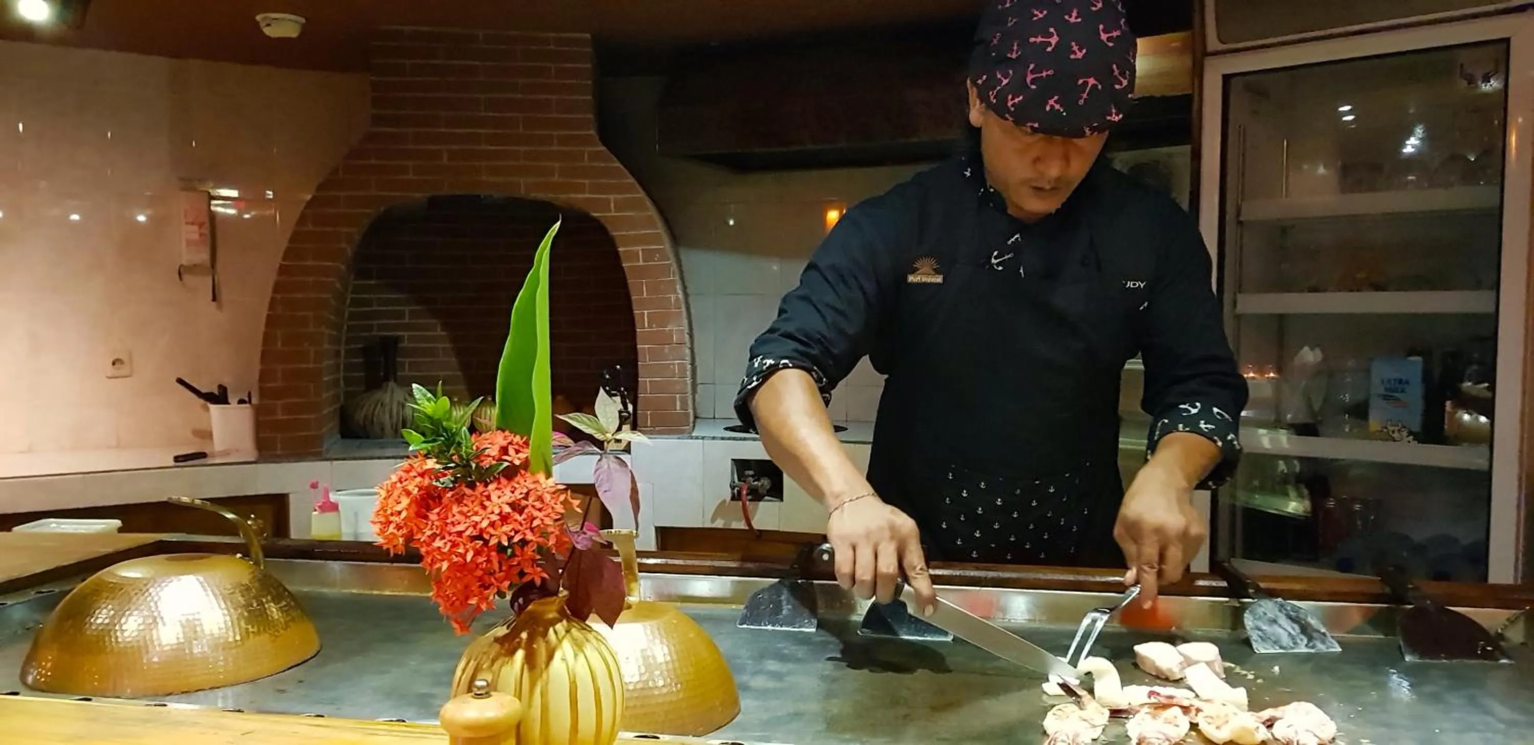 Restaurant/places to eat in Puri Dajuma Beach Eco-Resort & Spa