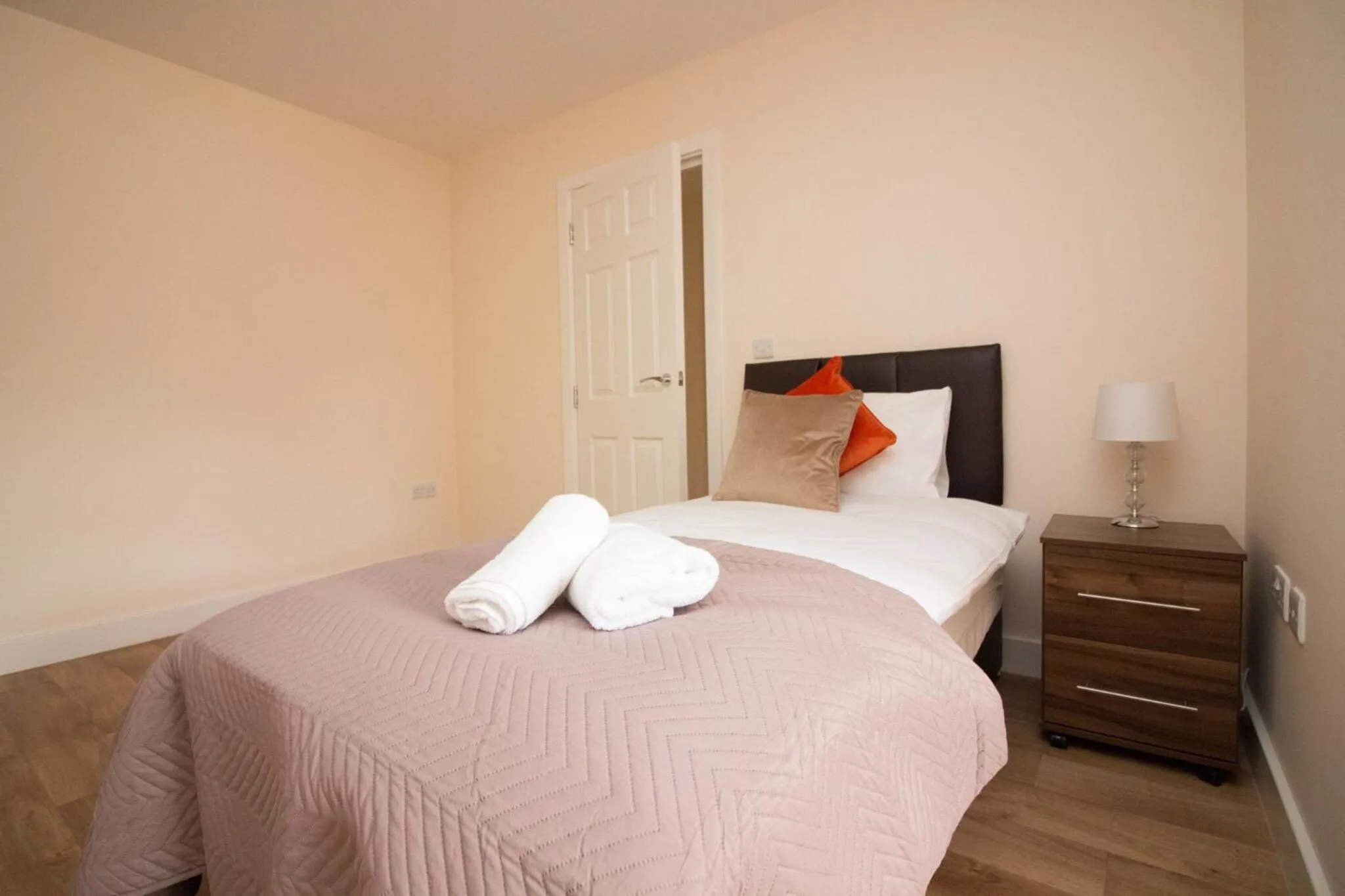 Bed in DPV - Above Bar Street Apartments