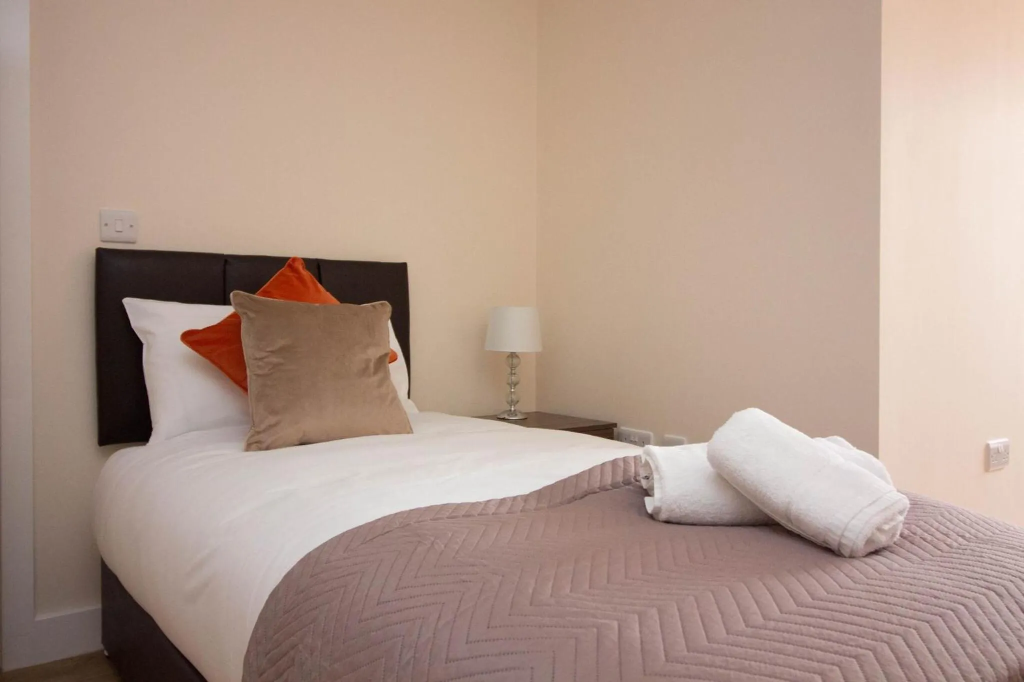 Bed in DPV - Above Bar Street Apartments