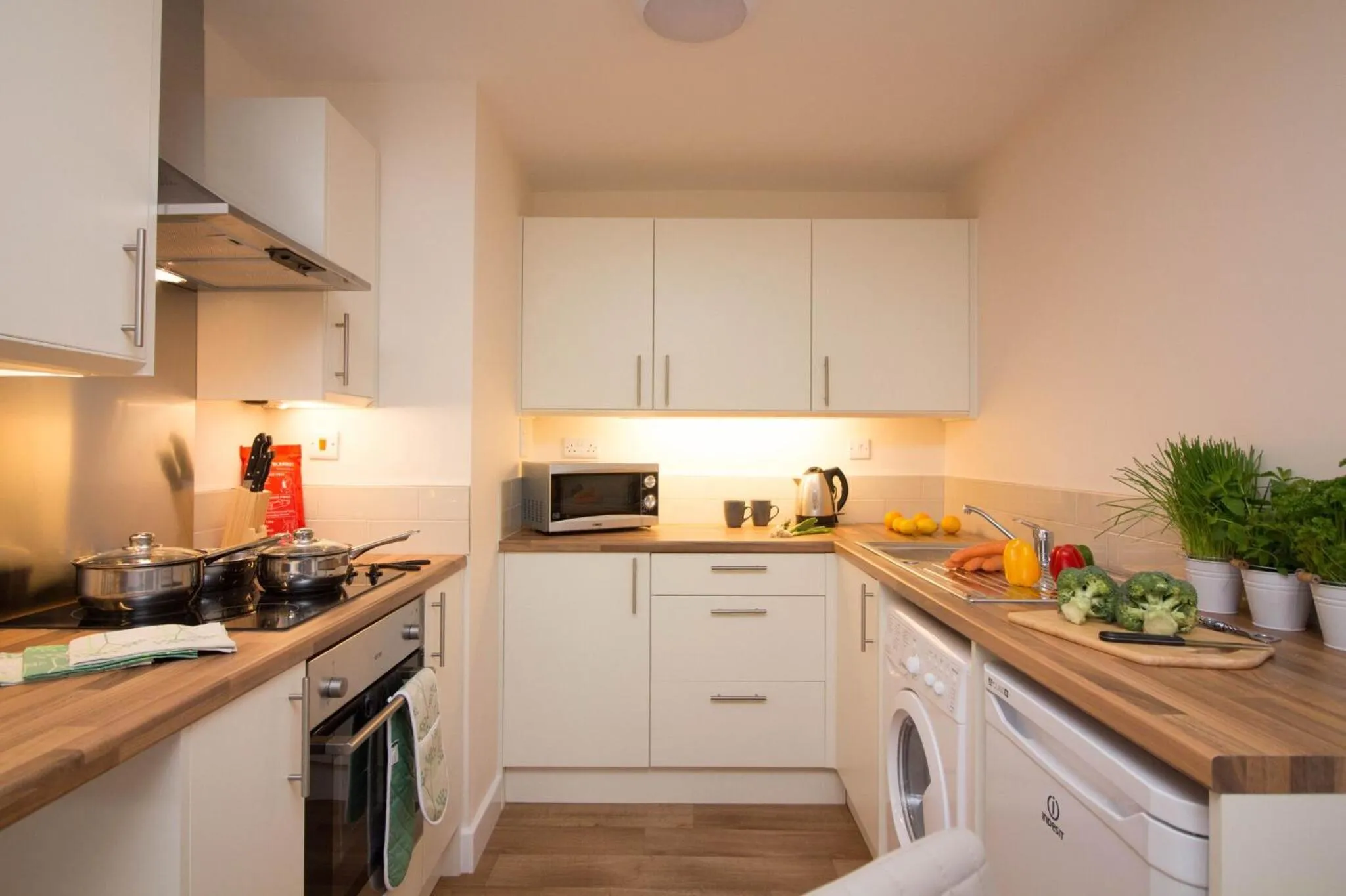 Kitchen or kitchenette in DPV - Above Bar Street Apartments