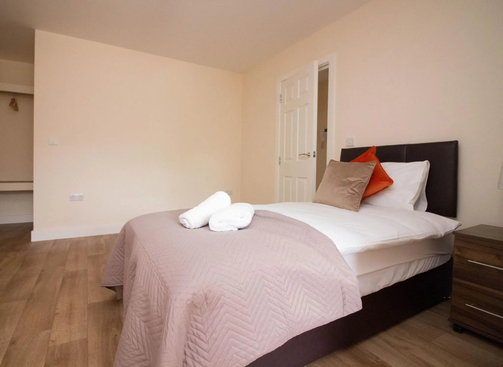 Bed in DPV - Above Bar Street Apartments