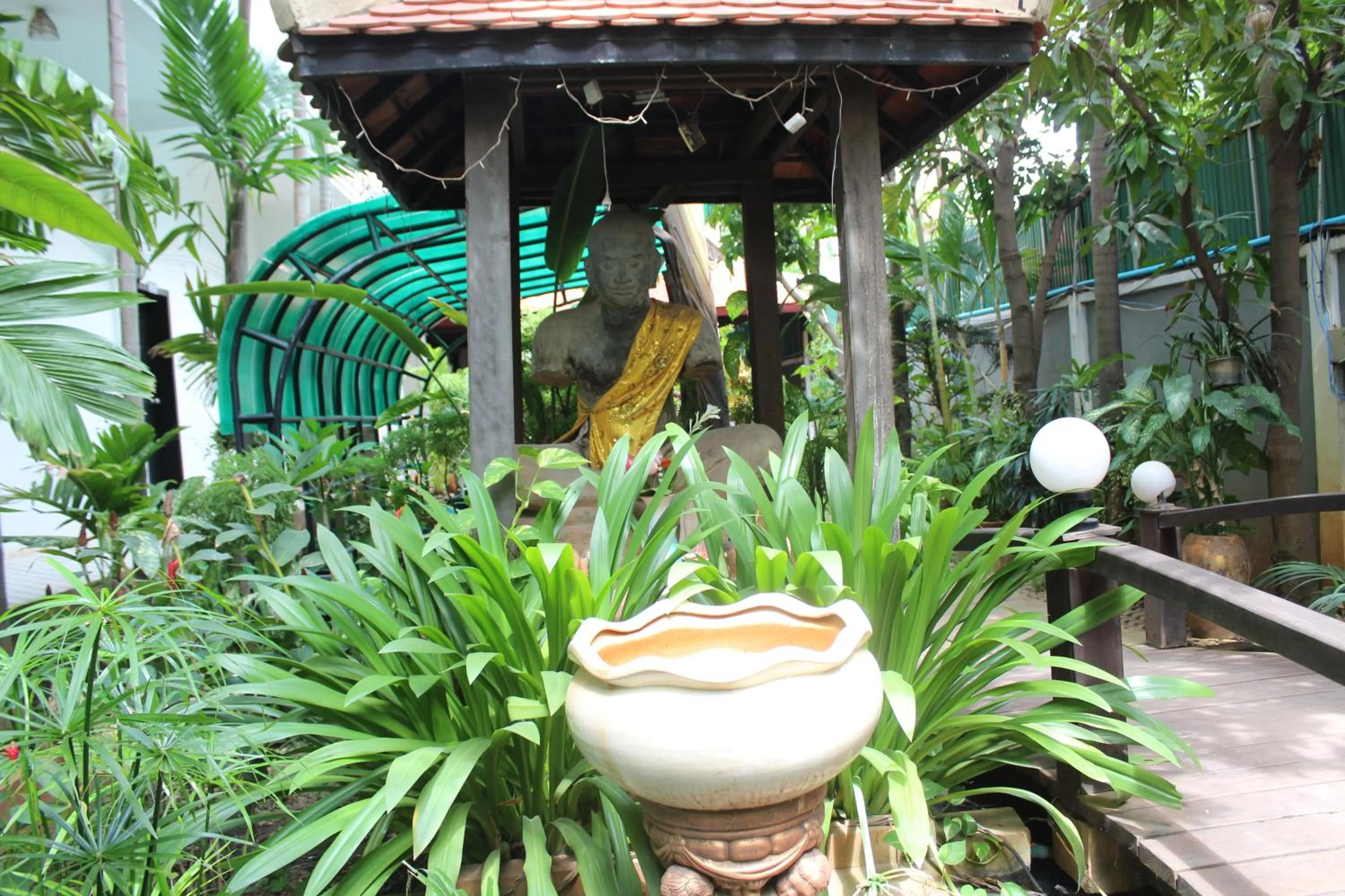 Garden in Central Night Hotel