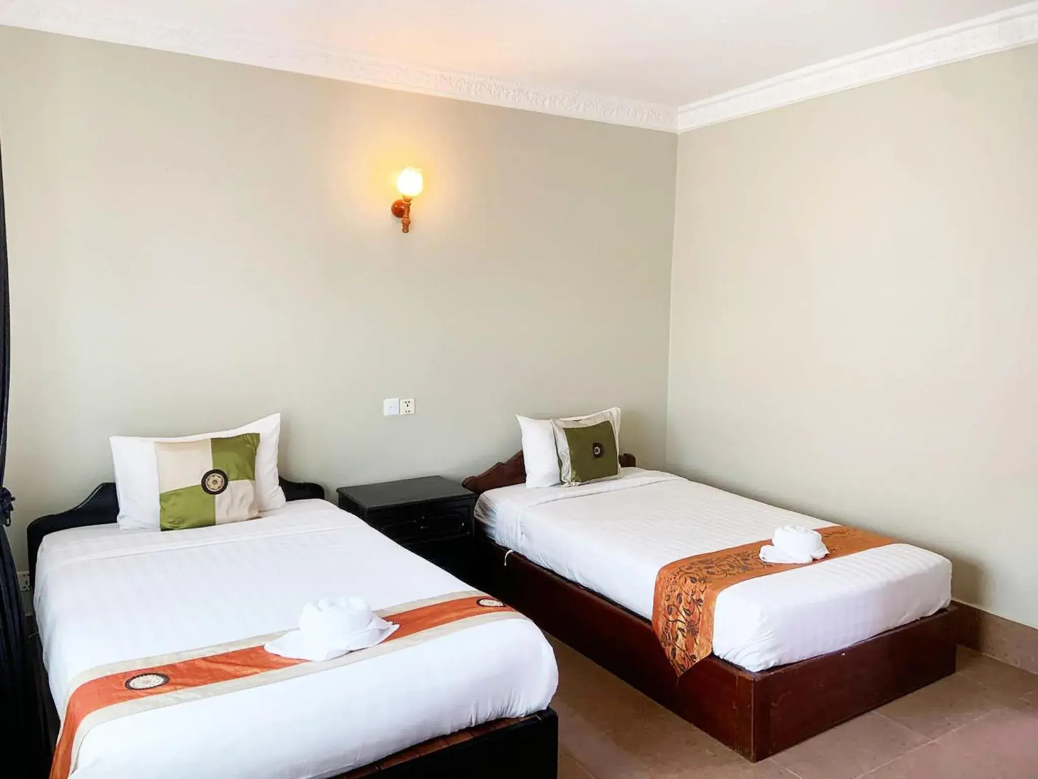 Deluxe Twin room with breakfast in Central Night Hotel Deluxe Twin room with breakfast in Central Night Hotel
