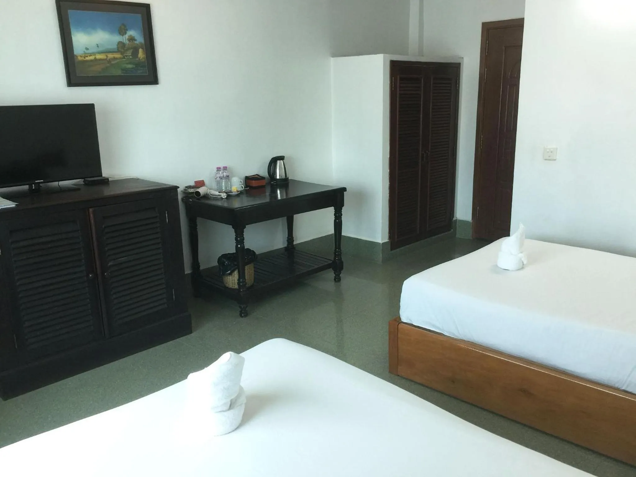 Bed in Central Night Hotel