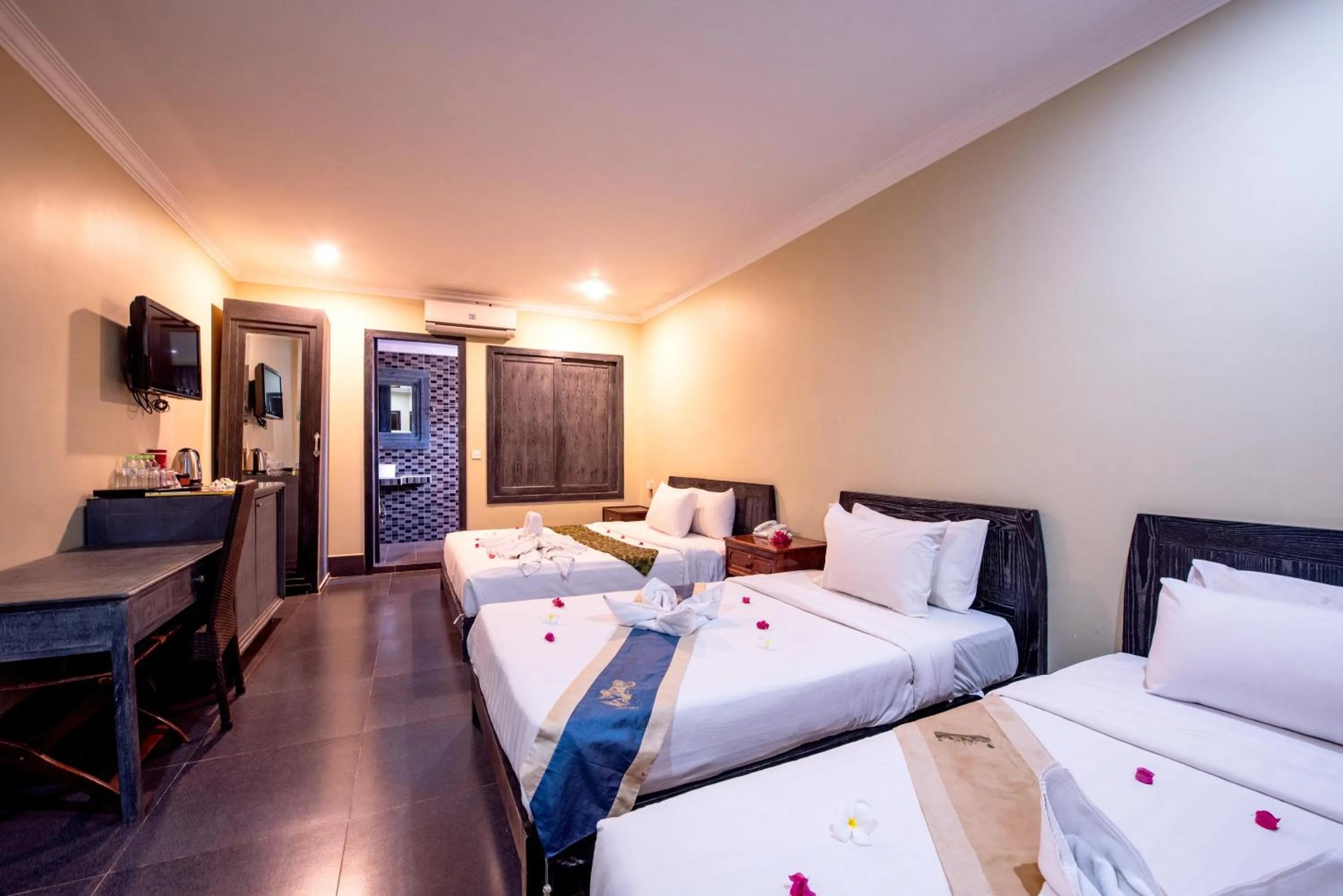 Bedroom, Bed in Central Night Hotel