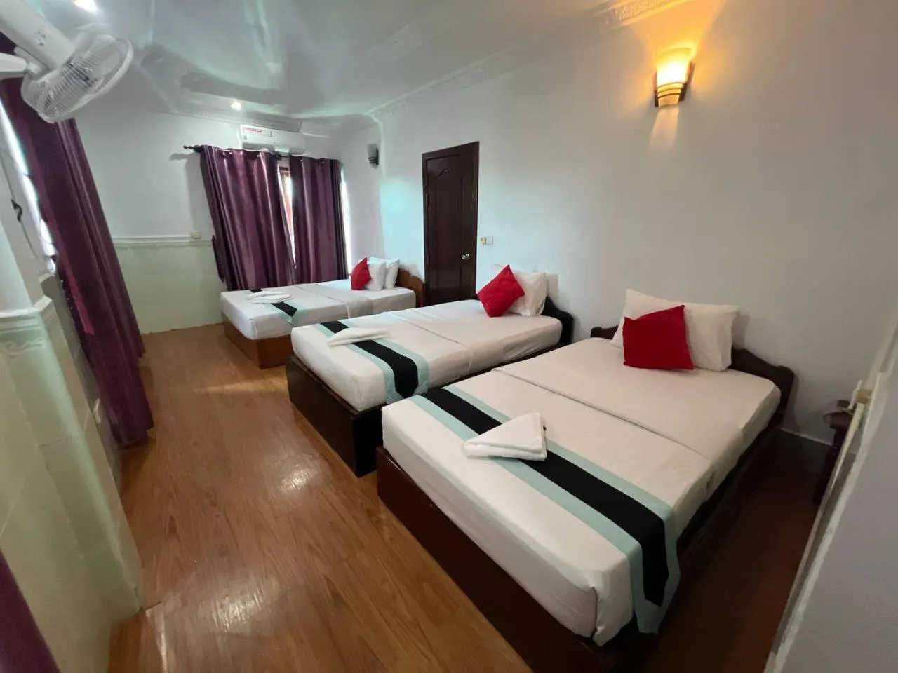 Bedroom, Bed in Central Night Hotel