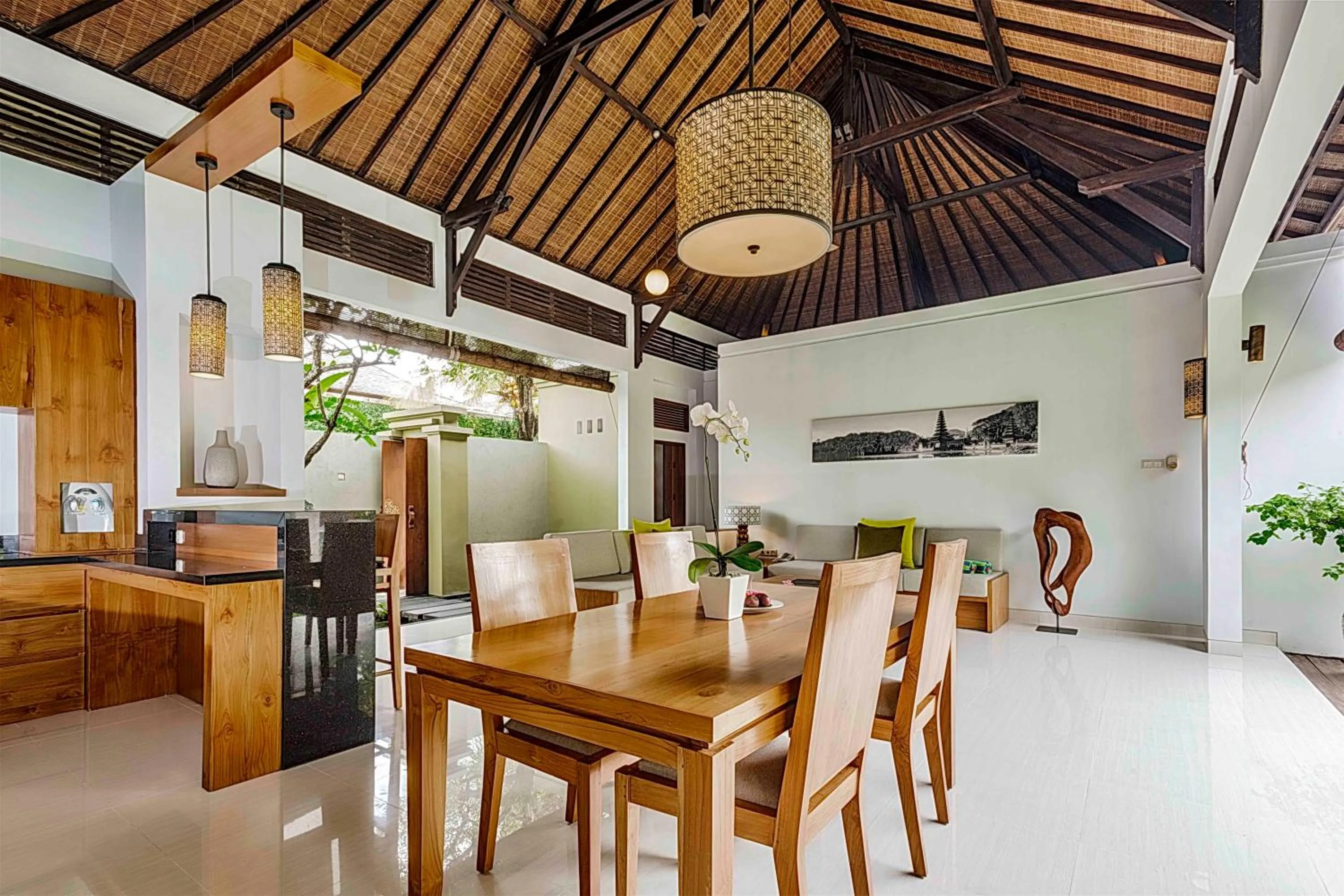Dining area in Pradha Villas Seminyak