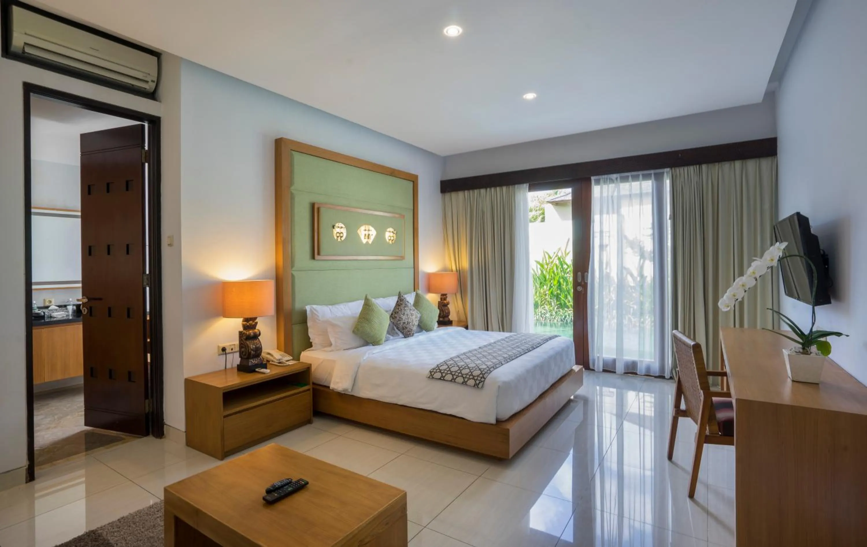 Photo of the whole room, Bed in Pradha Villas Seminyak