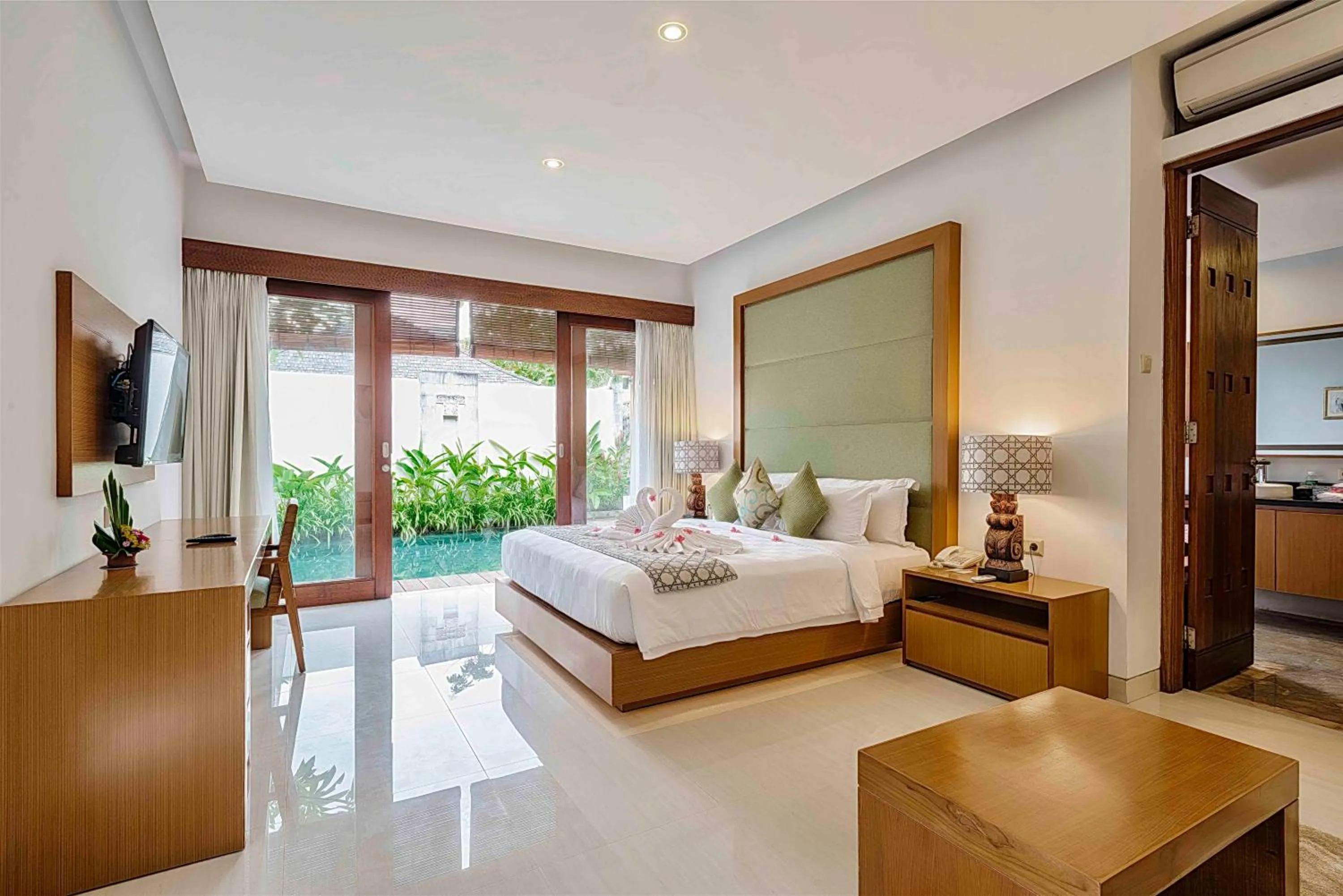 Bedroom, Bed in Pradha Villas Seminyak