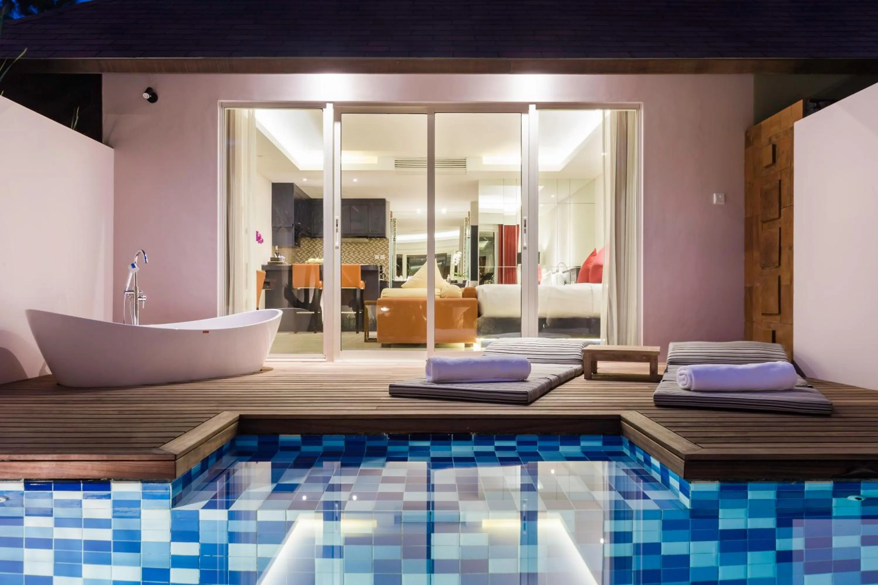 Swimming pool in Downtown Villas