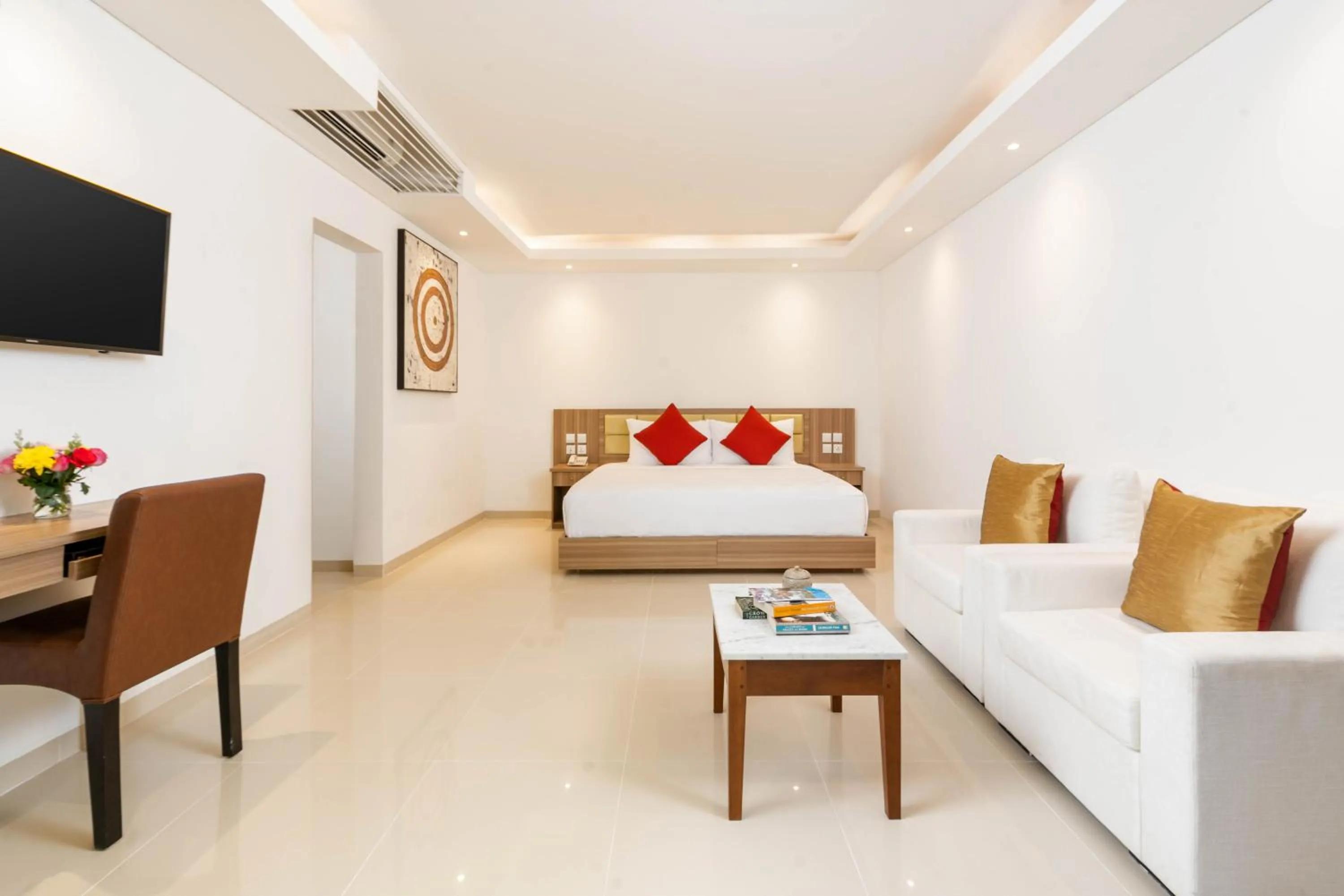 Bedroom, Bed in Downtown Villas