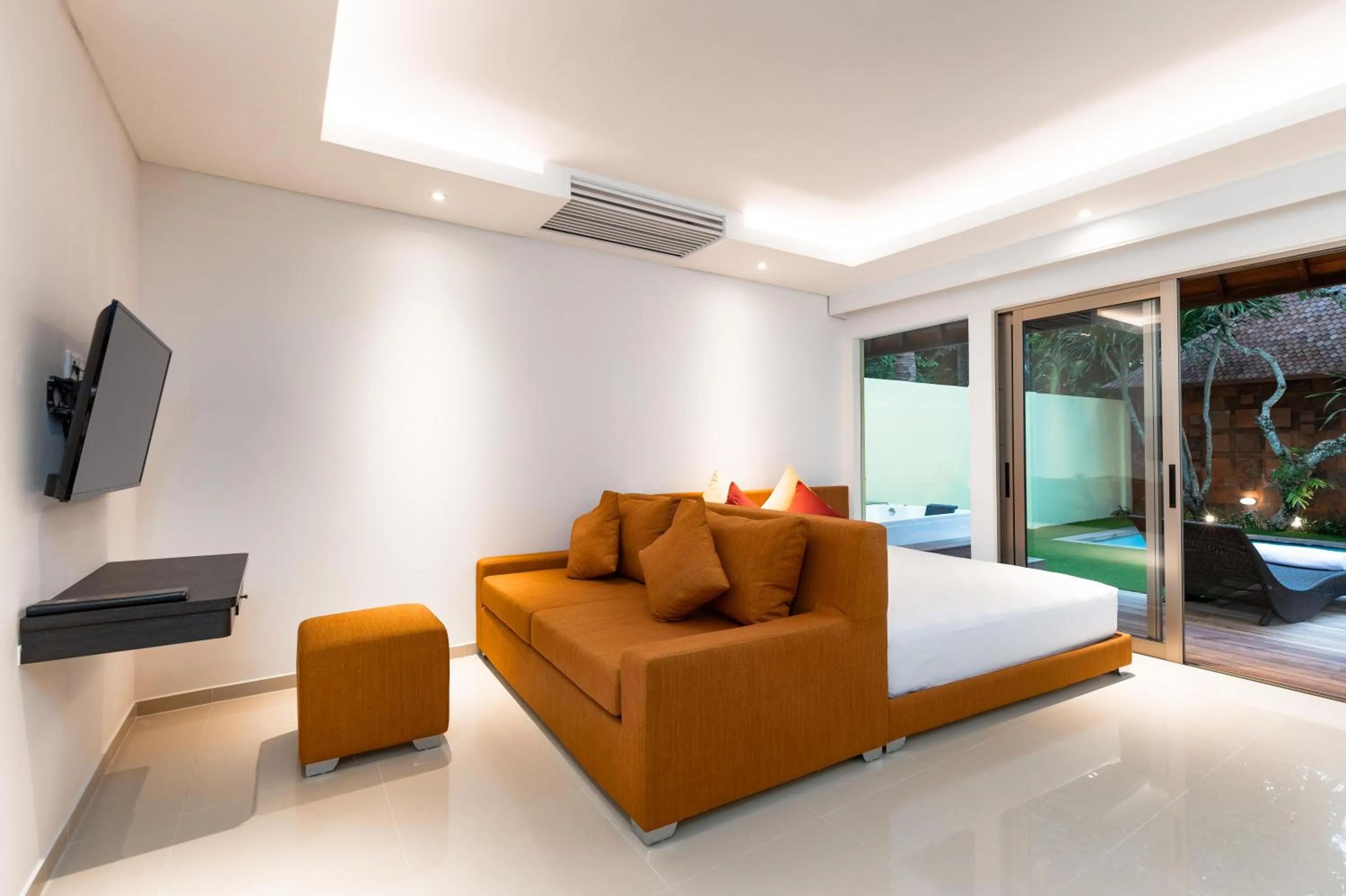 TV and multimedia in Downtown Villas