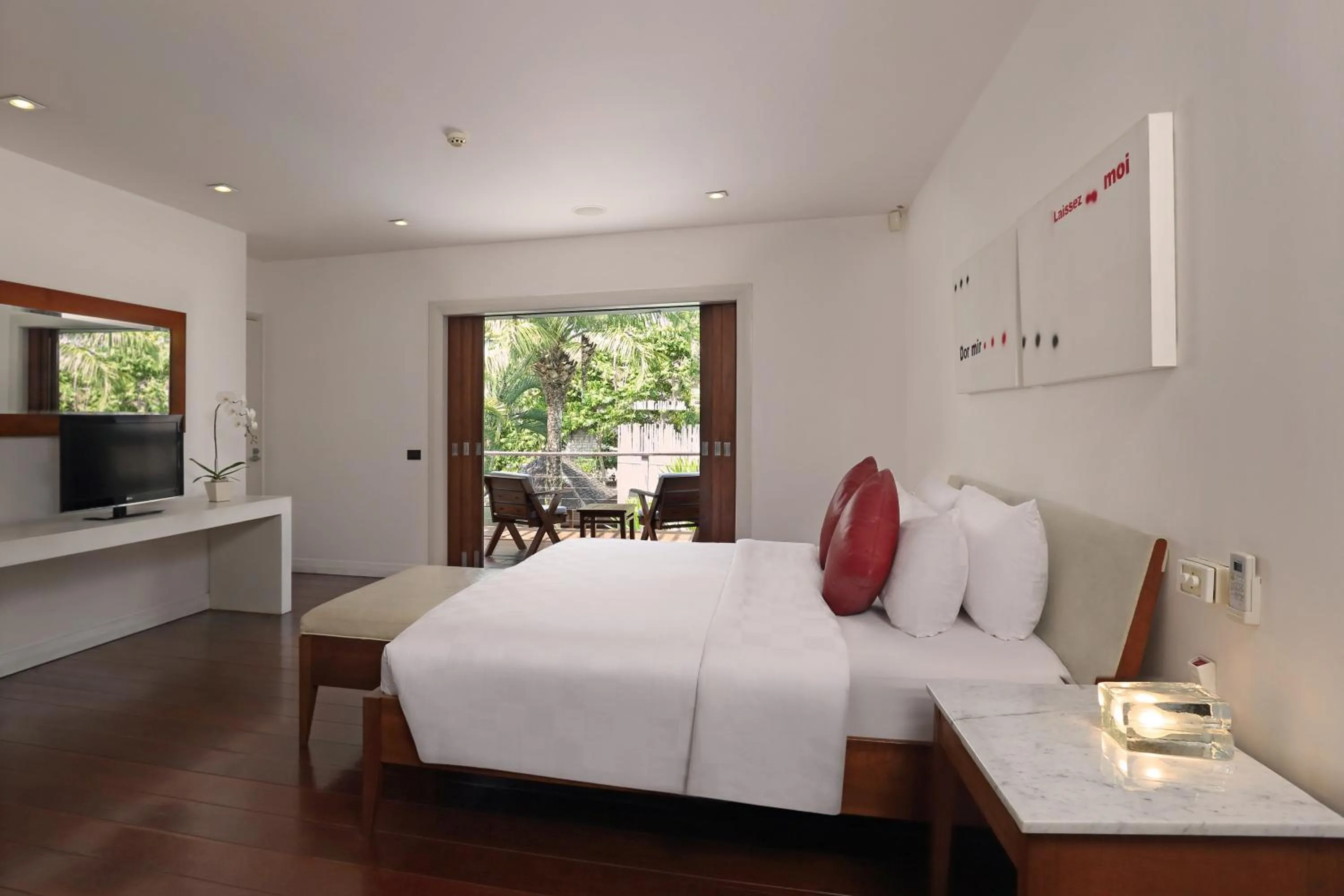 Bedroom, Bed in Downtown Villas