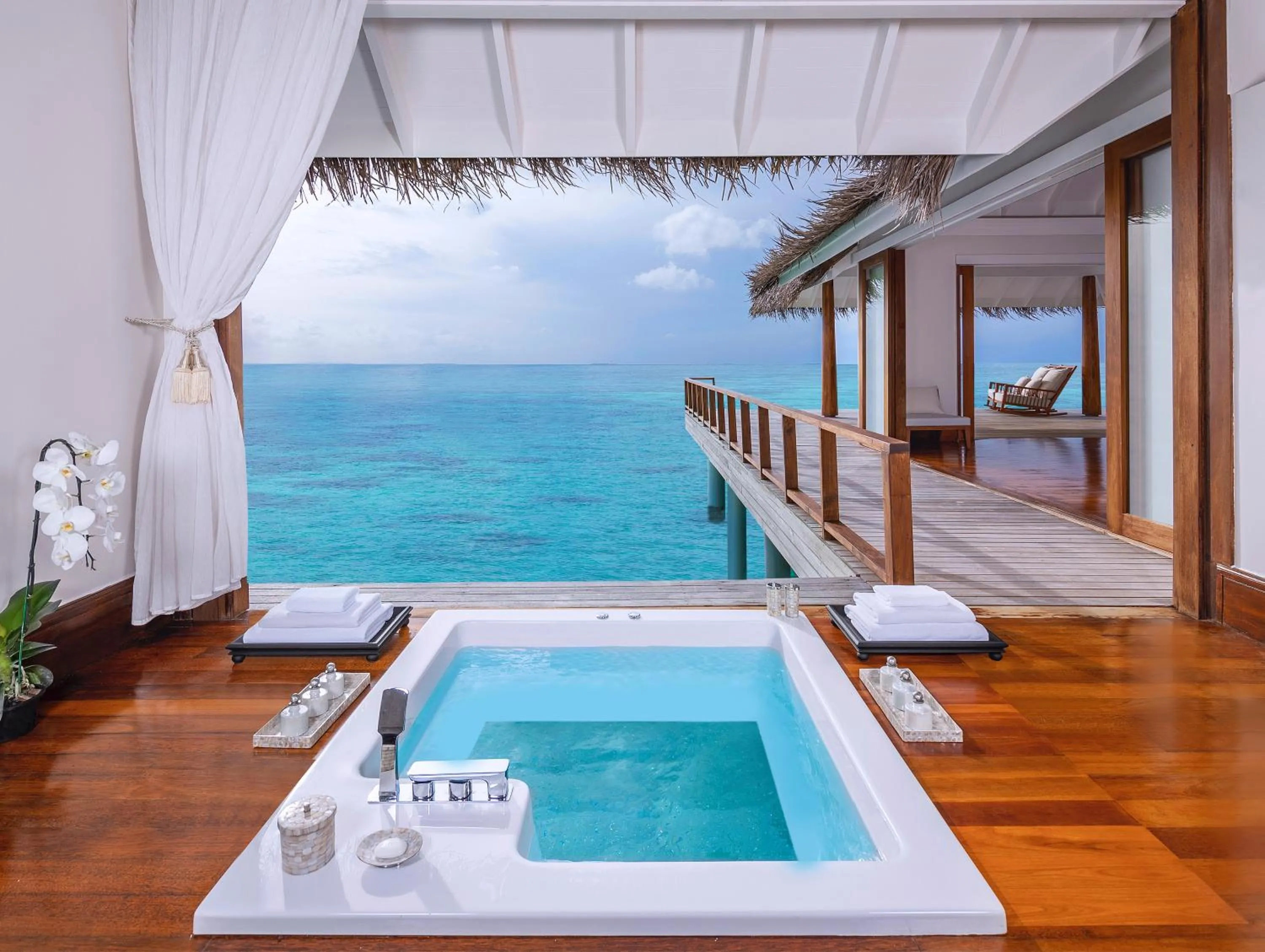 Hot Tub in Anantara Kihavah Maldives Villas