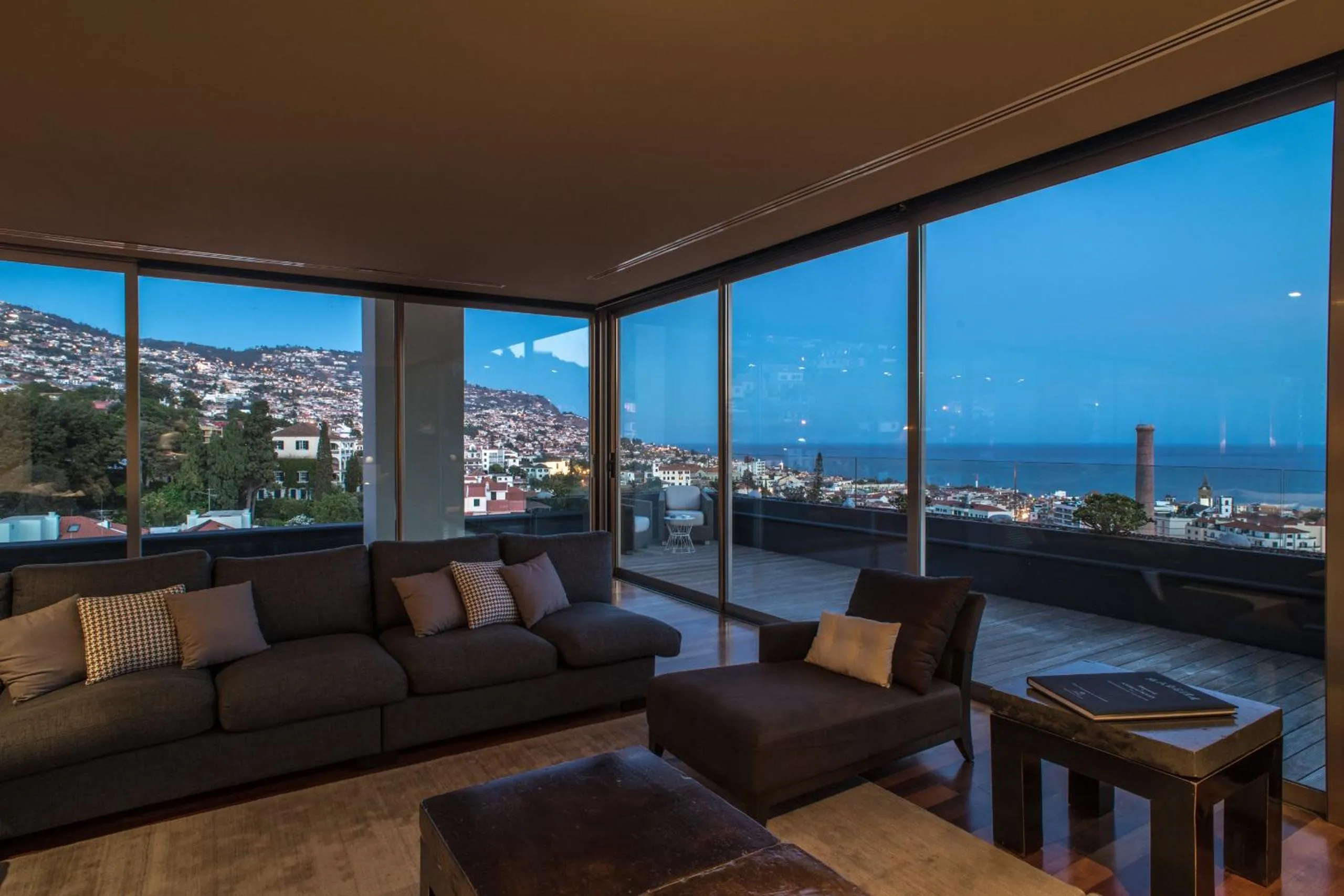 Communal lounge/ TV room in ARTS In Penthouse Apartments Til Sol