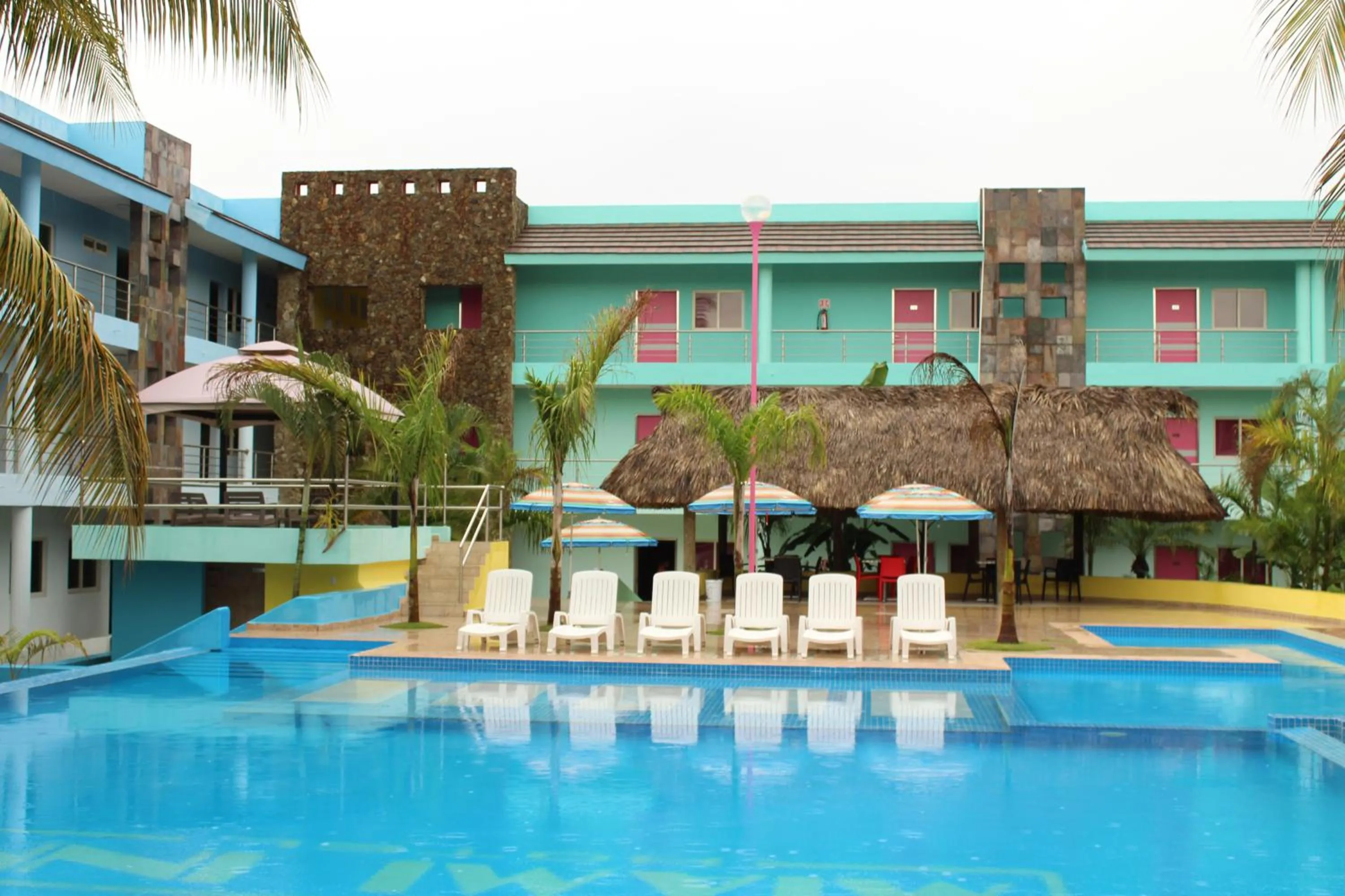 Swimming pool in Miami Inn