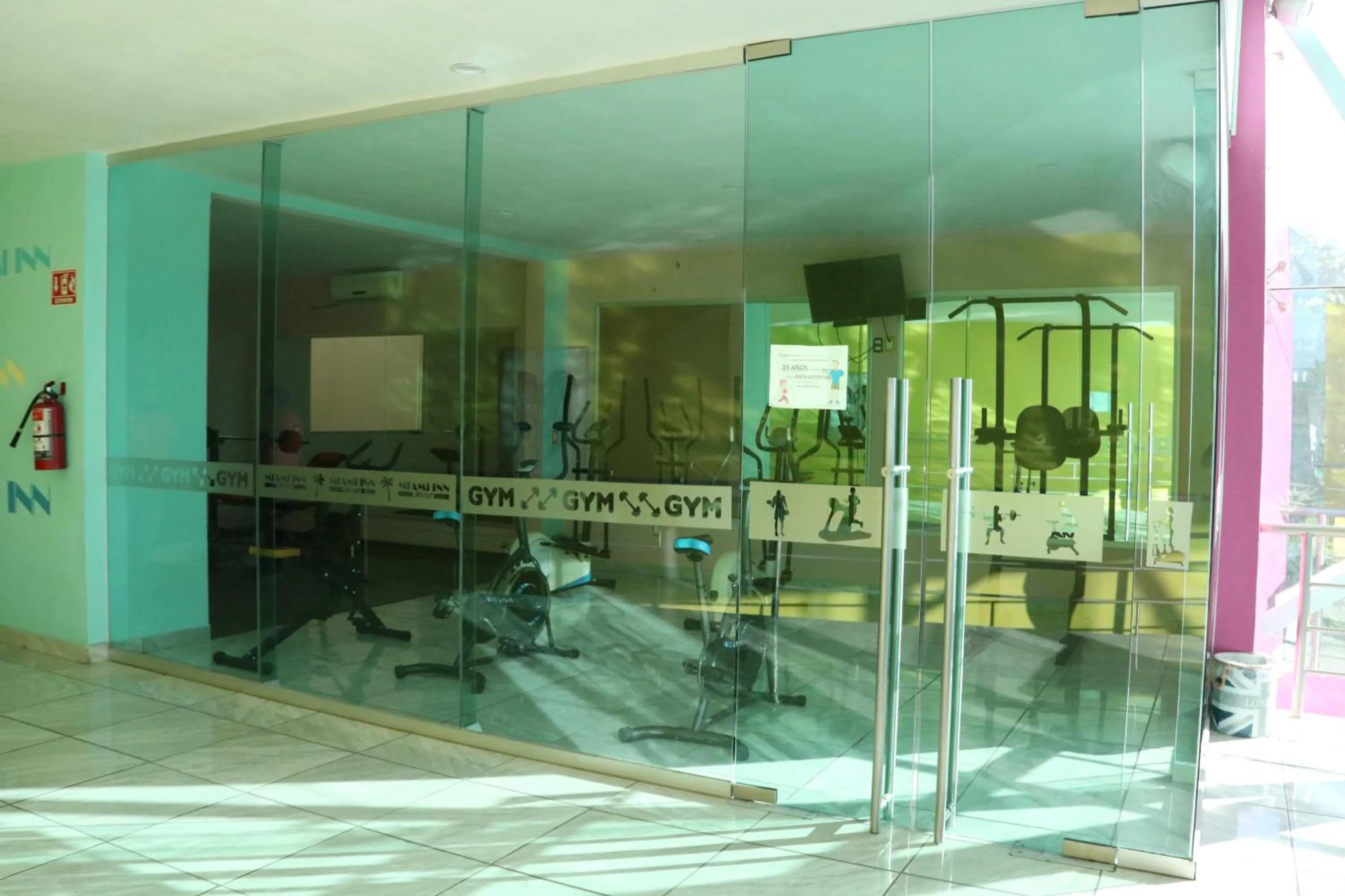 Fitness centre/facilities in Miami Inn