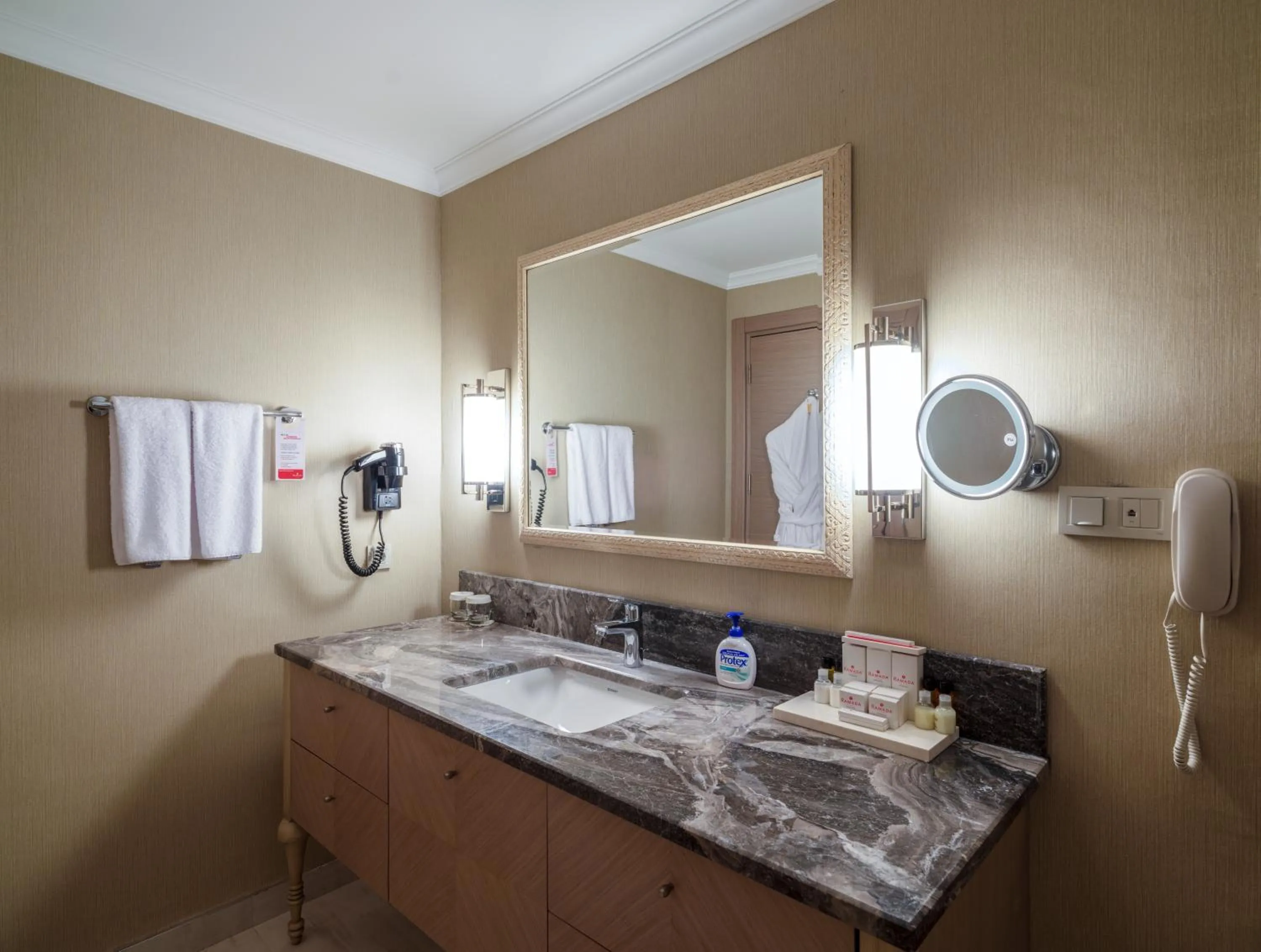 Bathroom in Ramada Plaza By Wyndham Kahramanmaras