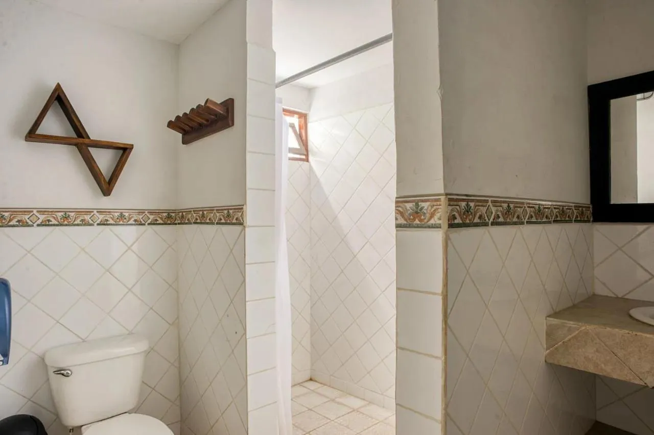 Shower in Selina Granada