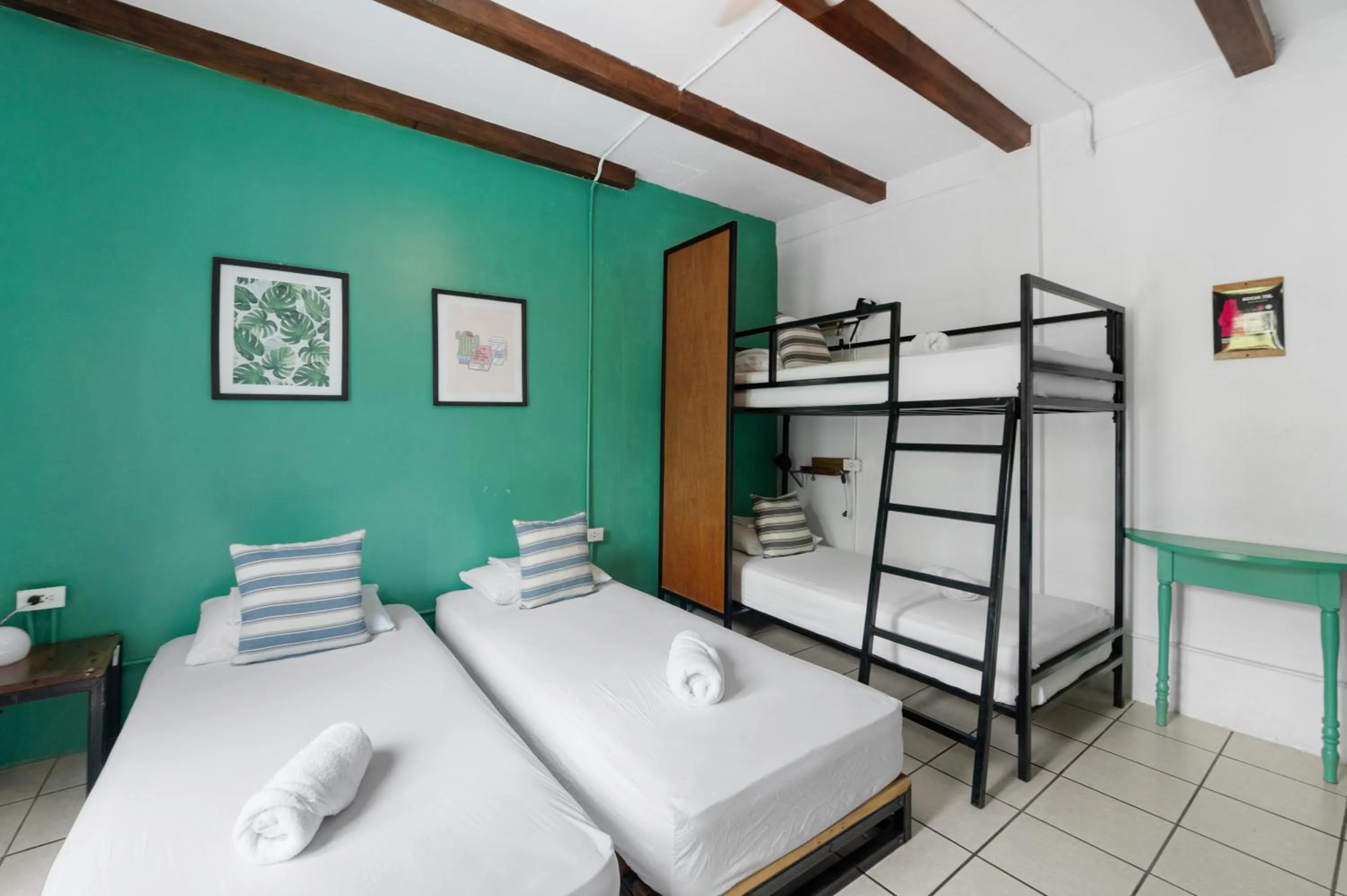 bunk bed, Bed in Socialtel Granada