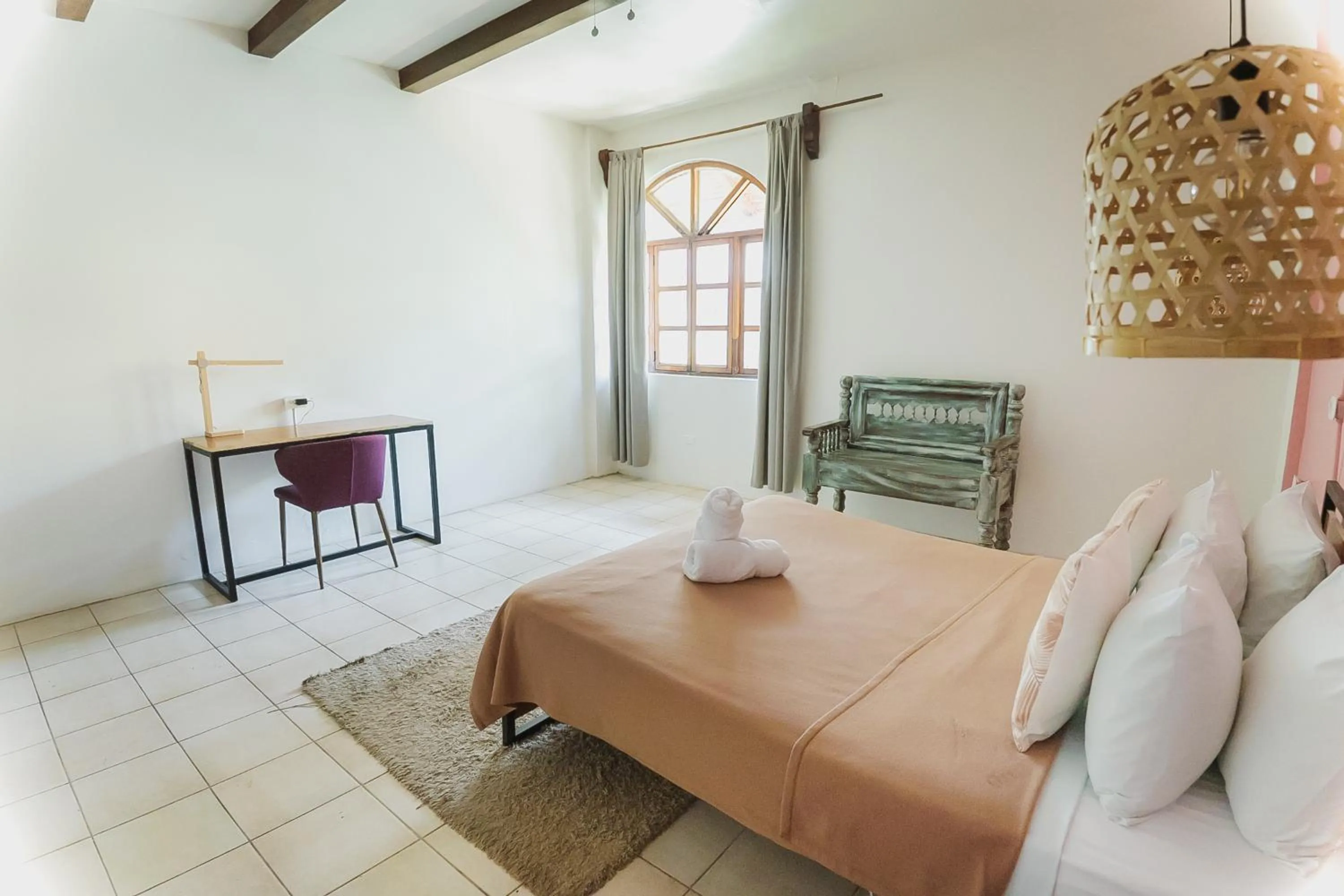 Living room, Bed in Socialtel Granada