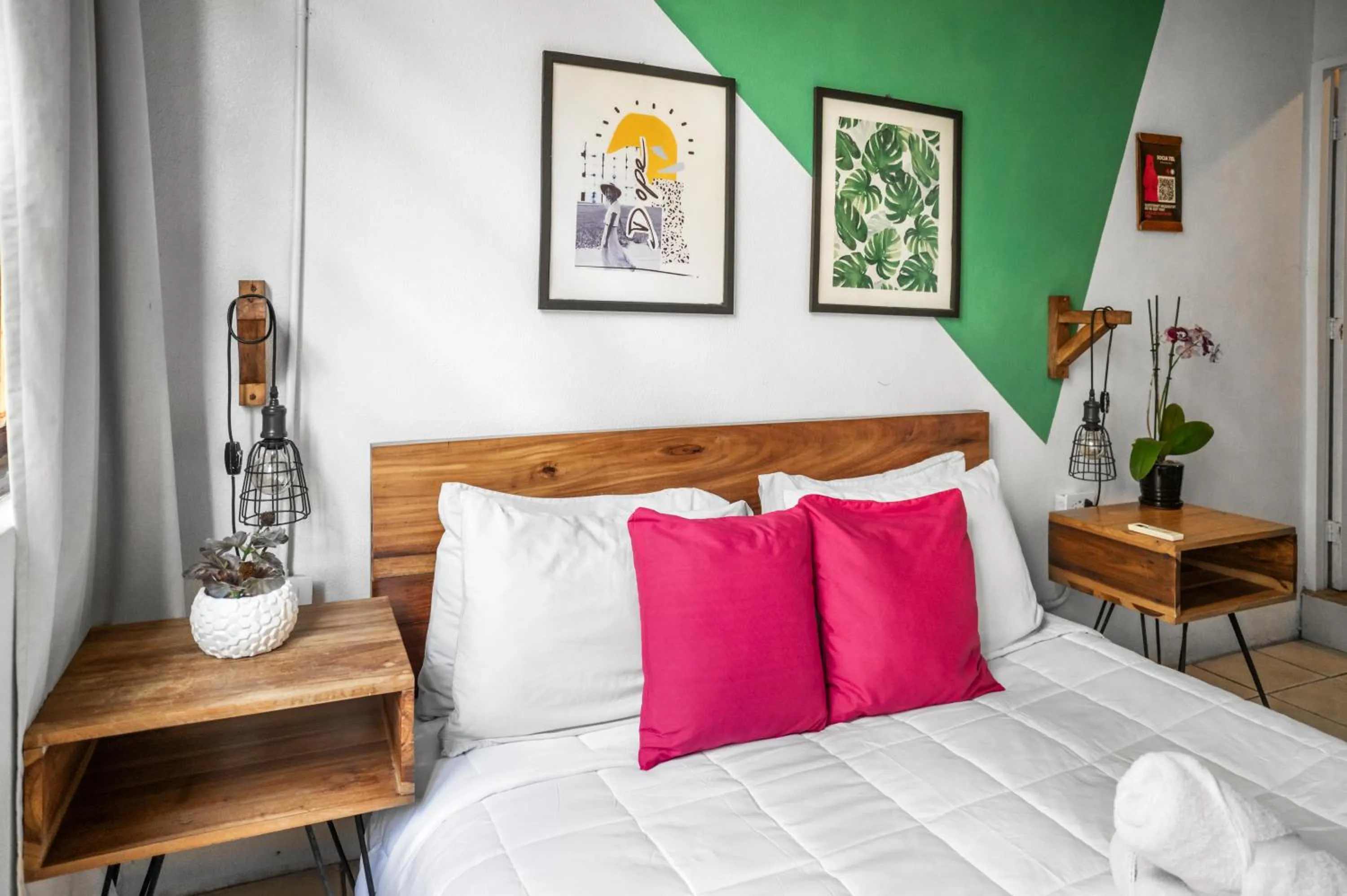 Bed in Socialtel Granada