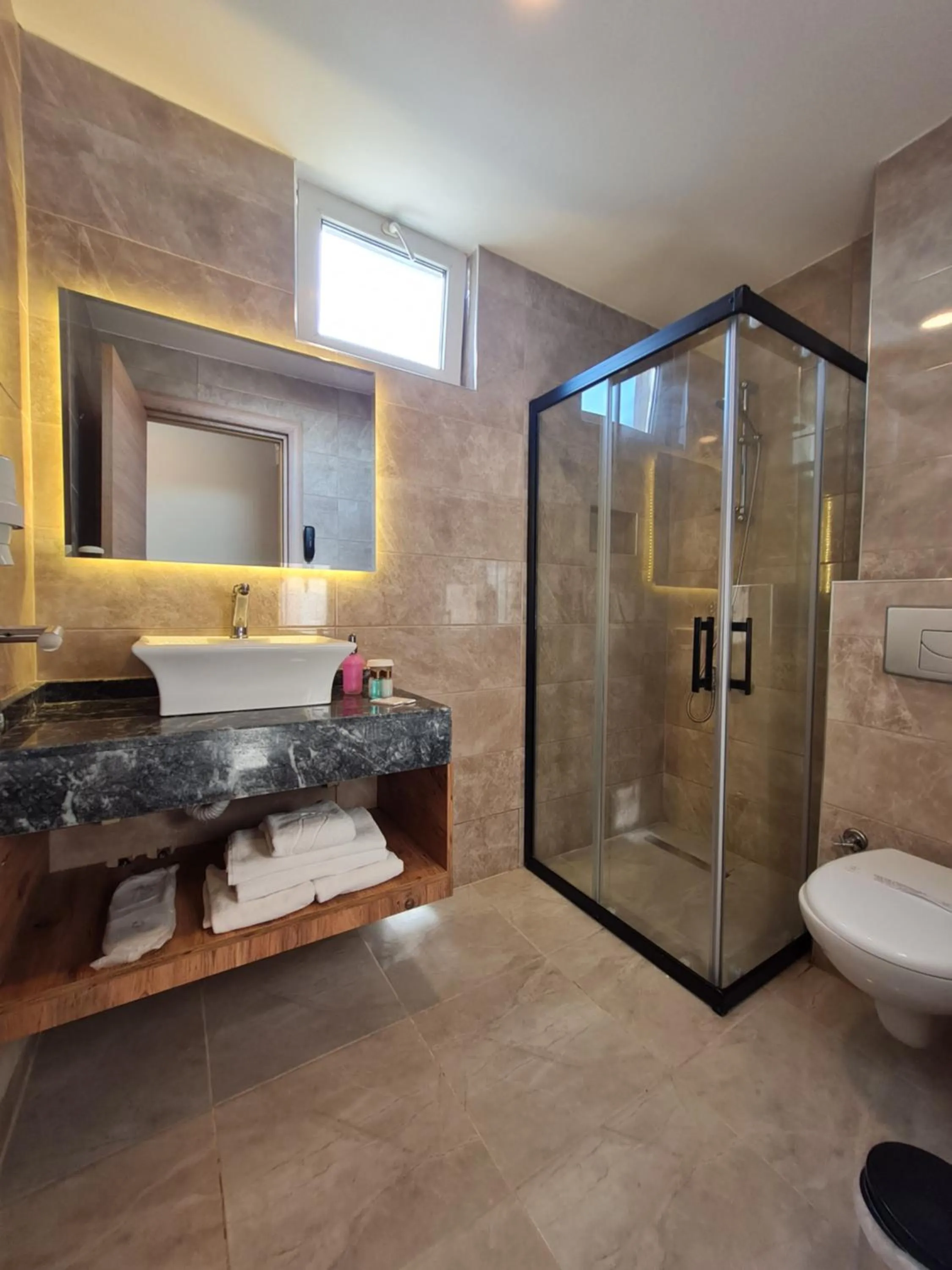 Bathroom in Air Boss Istanbul Airport and Fair Hotel