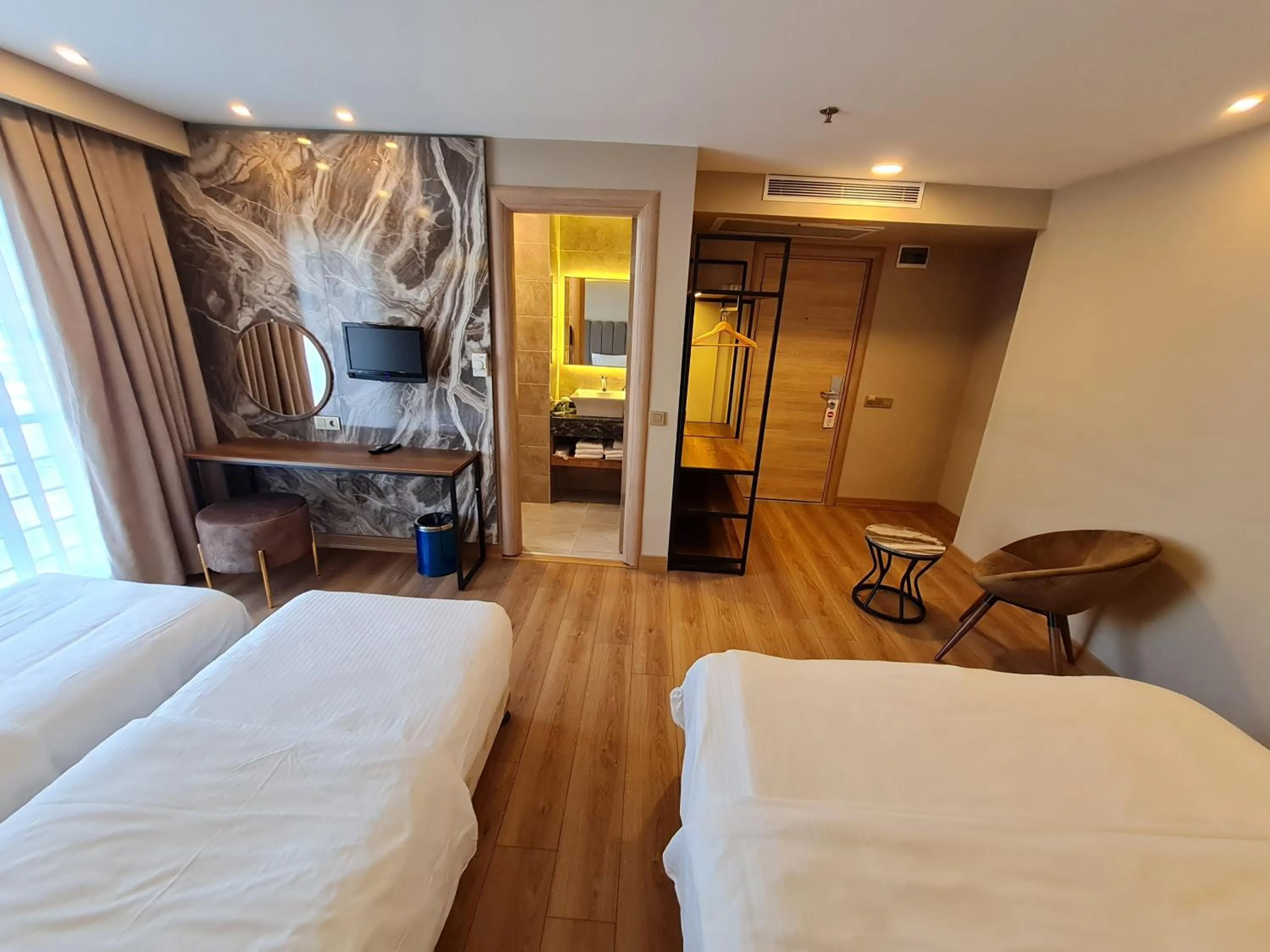 Photo of the whole room, Bed in Air Boss Istanbul Airport and Fair Hotel